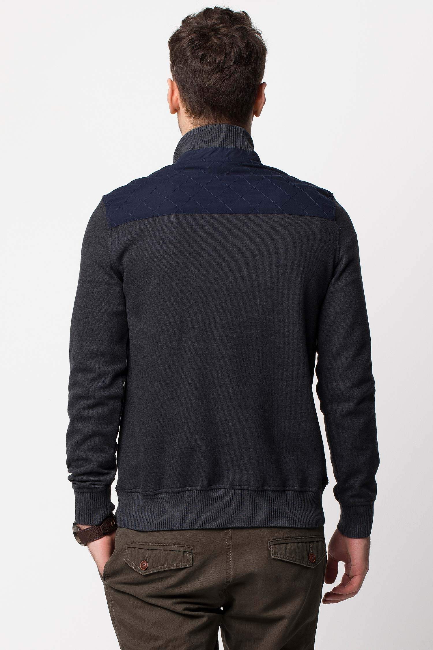 Defacto İngiliz Armalı Sweatshirt. 3 Defacto İngiliz Armalı Sweatshirt. 3