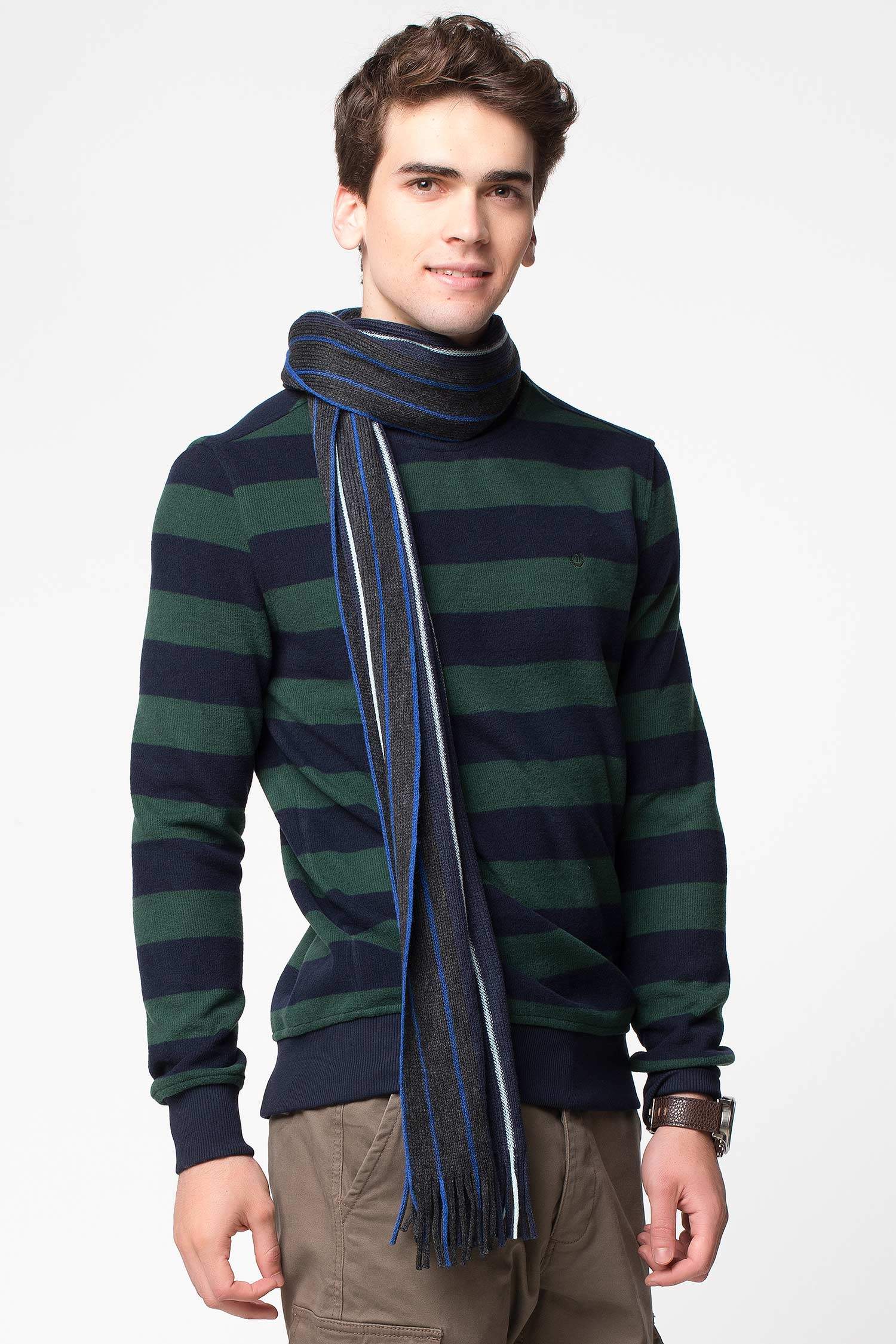 Defacto Bisiklet Yaka Armalı Sweatshirt. 1 Defacto Bisiklet Yaka Armalı Sweatshirt. 1