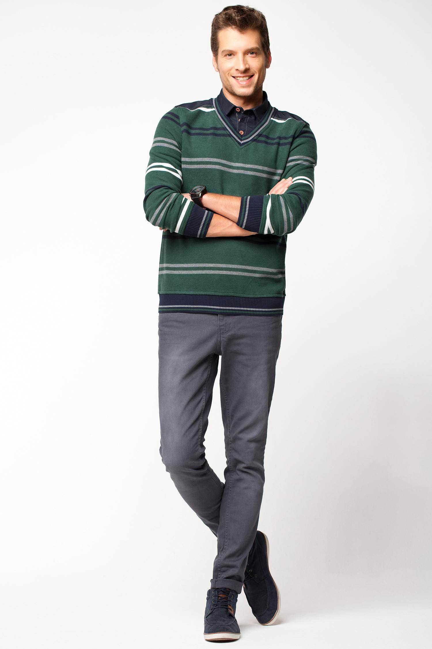 Defacto Gömlek Yakalı Sweatshirt. 2 Defacto Gömlek Yakalı Sweatshirt. 2