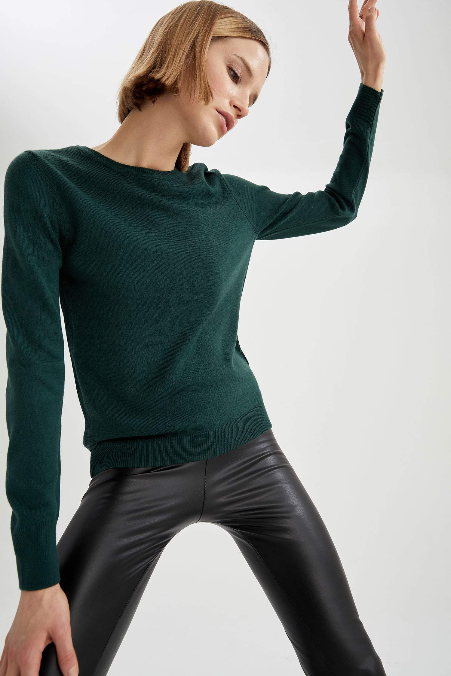 Basic Bisiklet Yaka Relax Fit Ekstra Yumuşak Kaşmir Dokulu Triko Kazak