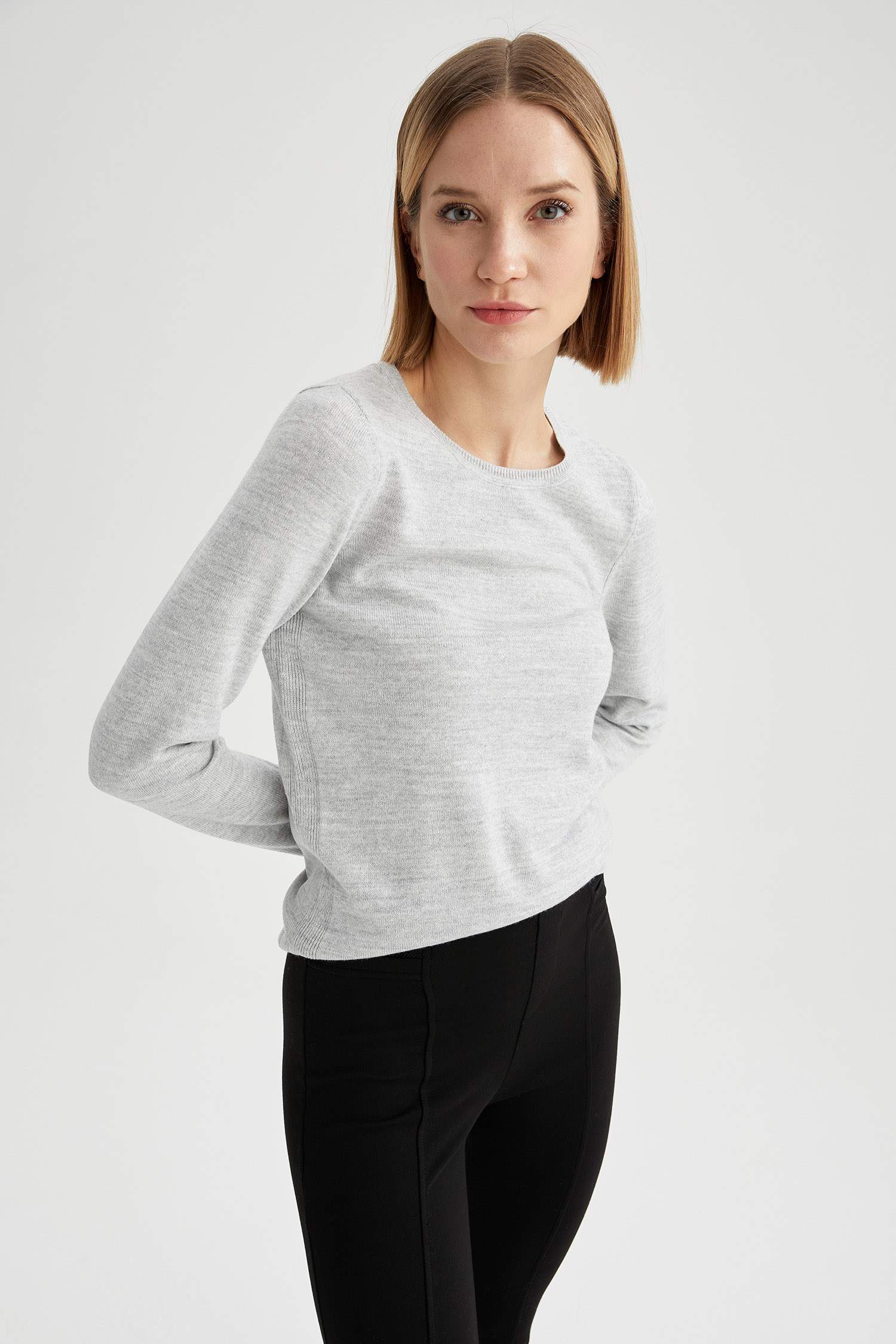 Basic Bisiklet Yaka Relax Fit Ekstra Yumuşak Kaşmir Dokulu Triko Kazak