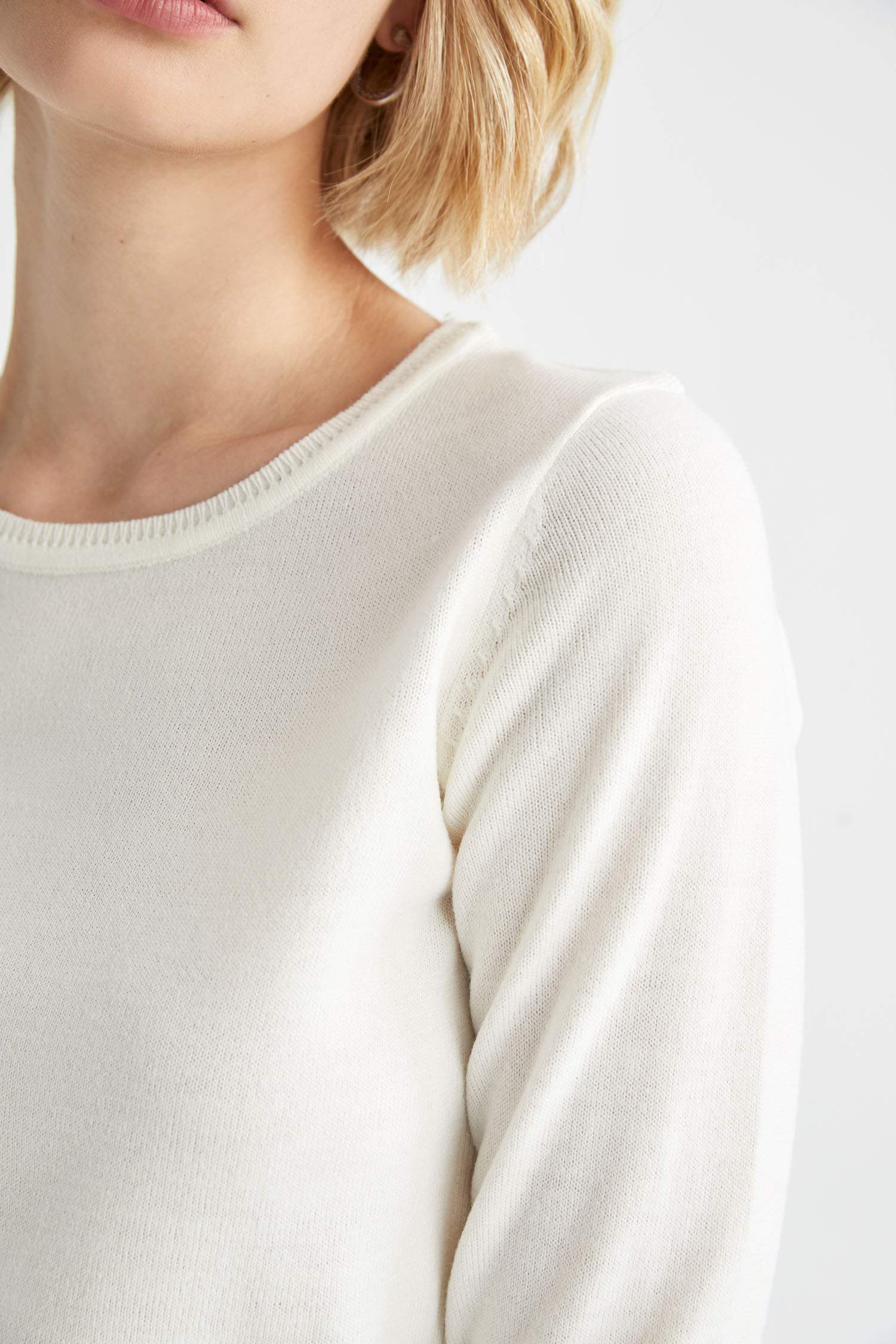 Basic Bisiklet Yaka Relax Fit Ekstra Yumuşak Kaşmir Dokulu Triko Kazak