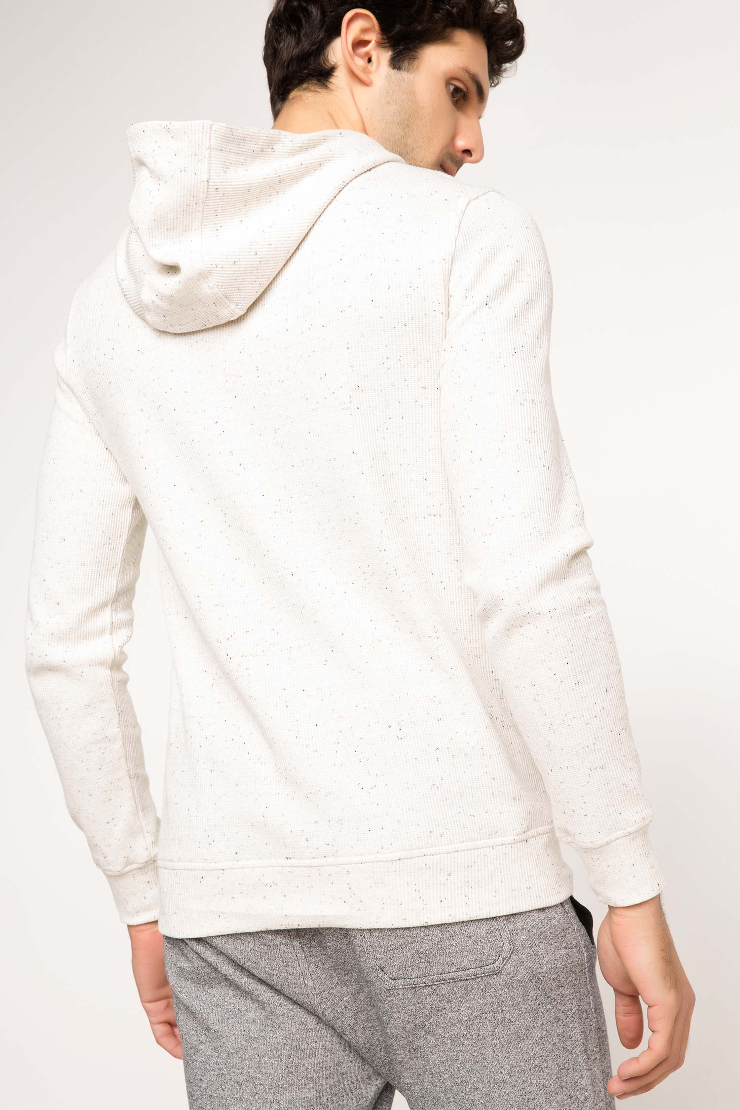 Defacto Kapüşonlu Sweatshirt. 3 Defacto Kapüşonlu Sweatshirt. 3