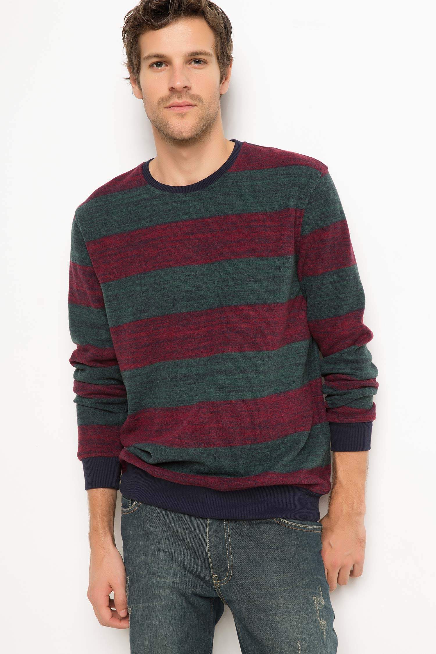 Defacto Çizgili Sweatshirt. 1 Defacto Çizgili Sweatshirt. 1