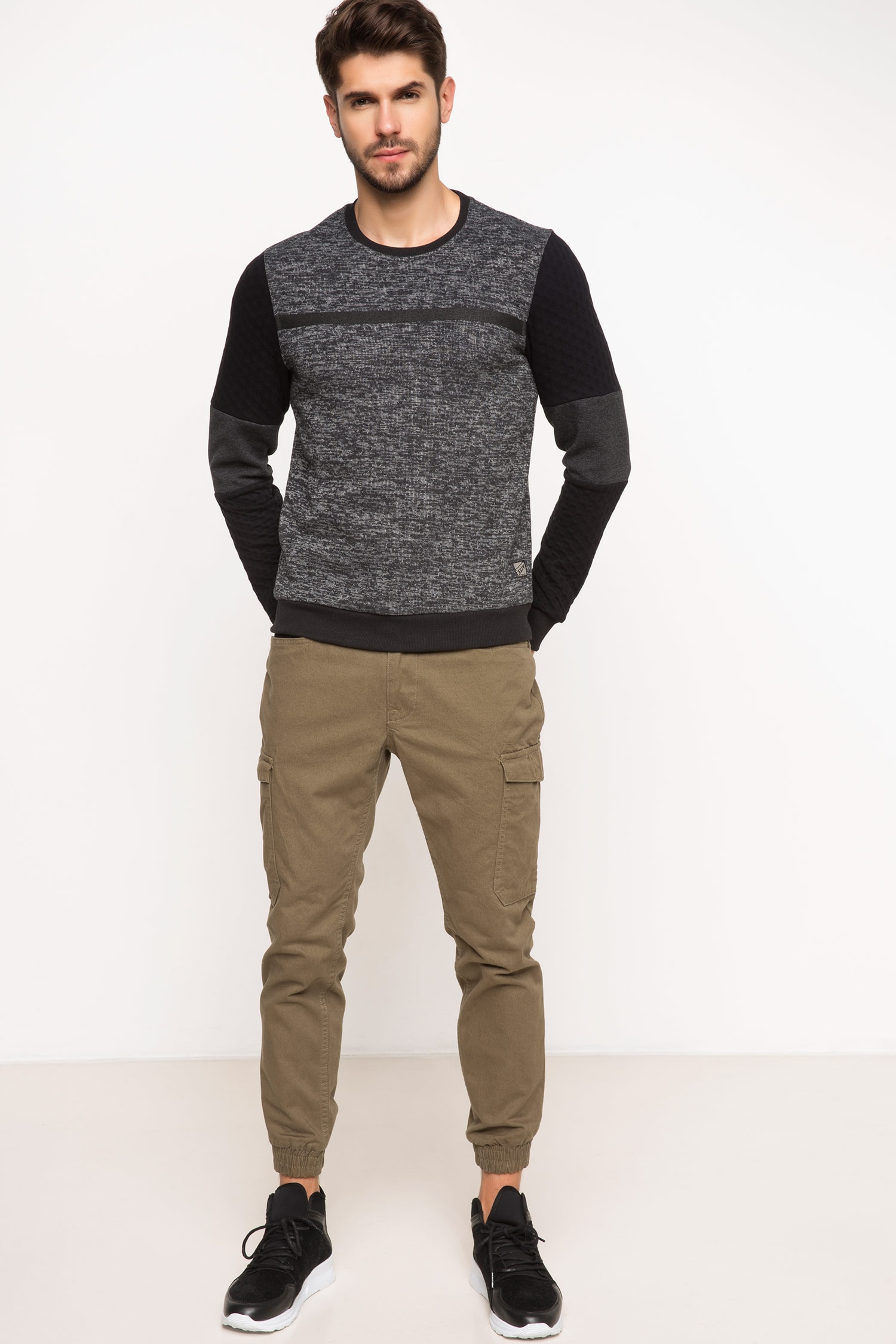 Defacto Trend Sweatshirt. 2 Defacto Trend Sweatshirt. 2