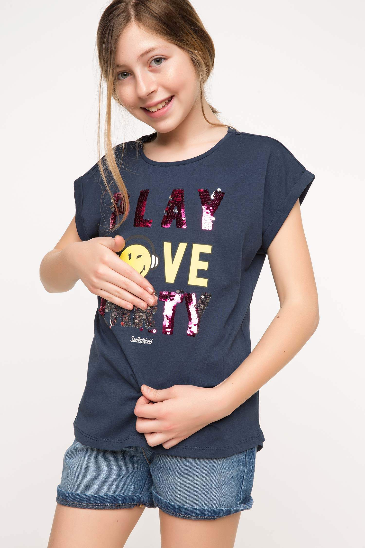 Defacto Smiley World Lisanslı Genç Kız Body. 1 Defacto Smiley World Lisanslı Genç Kız Body. 1