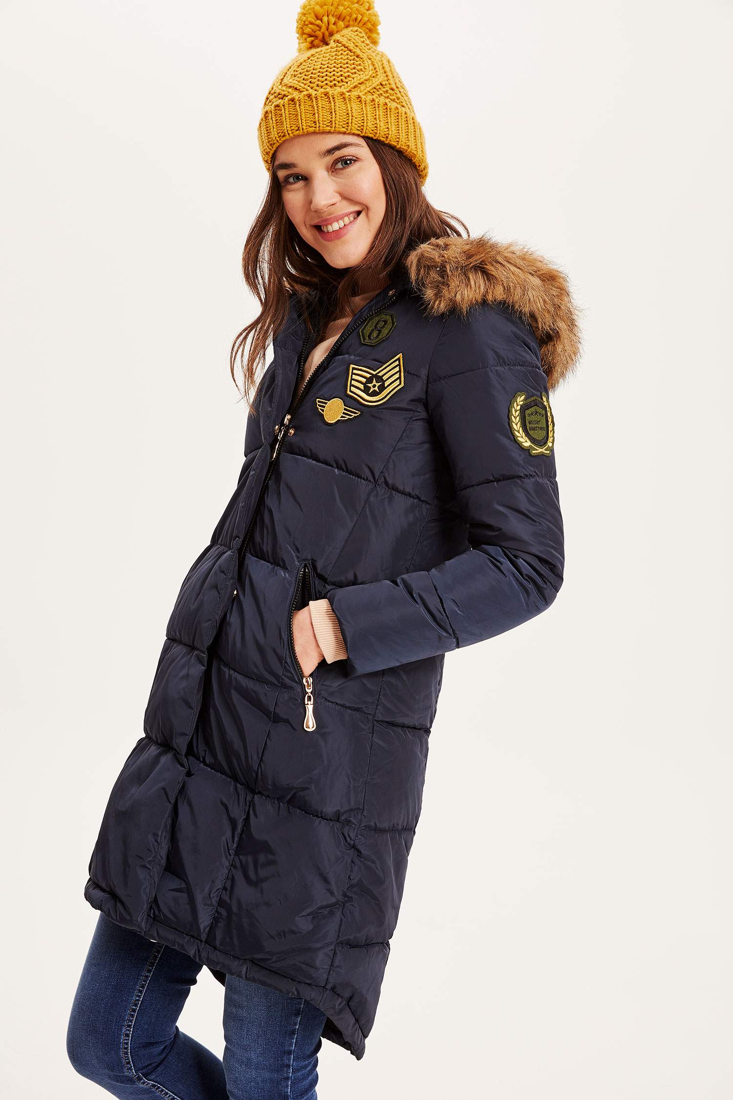 Defacto Kapüşonlu Patch Detaylı Parka. 1 Defacto Kapüşonlu Patch Detaylı Parka. 1