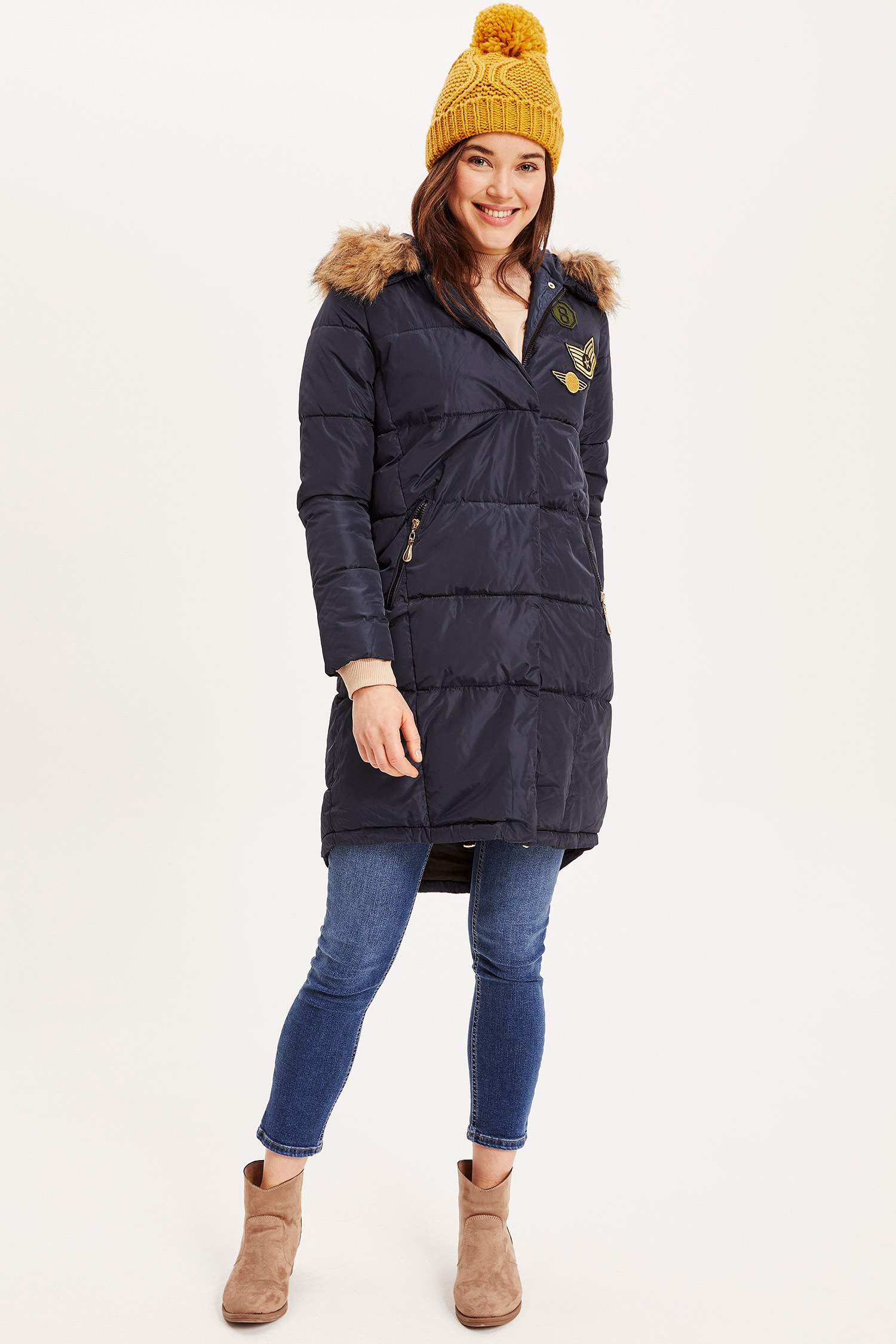 Defacto Kapüşonlu Patch Detaylı Parka. 2 Defacto Kapüşonlu Patch Detaylı Parka. 2