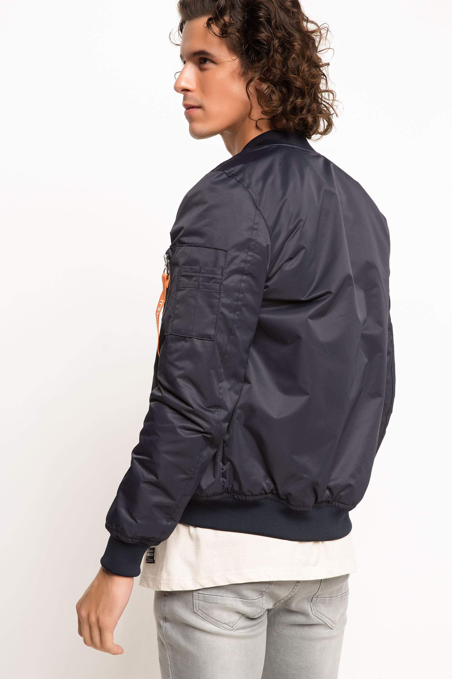 Defacto Bomber Mont. 3 Defacto Bomber Mont. 3