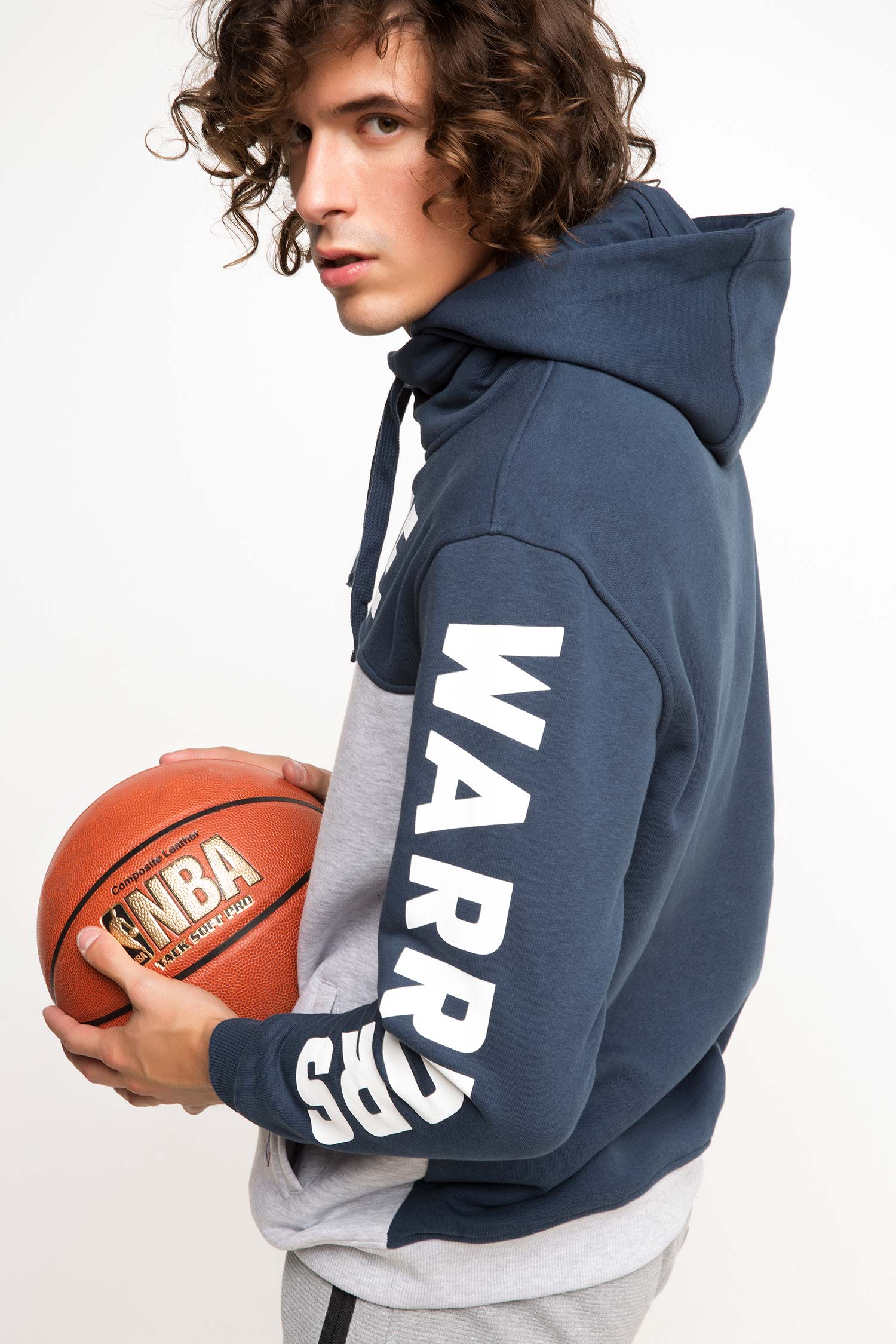 Defacto Golden State Warriors Lisanslı Sweatshirt. 3 Defacto Golden State Warriors Lisanslı Sweatshirt. 3