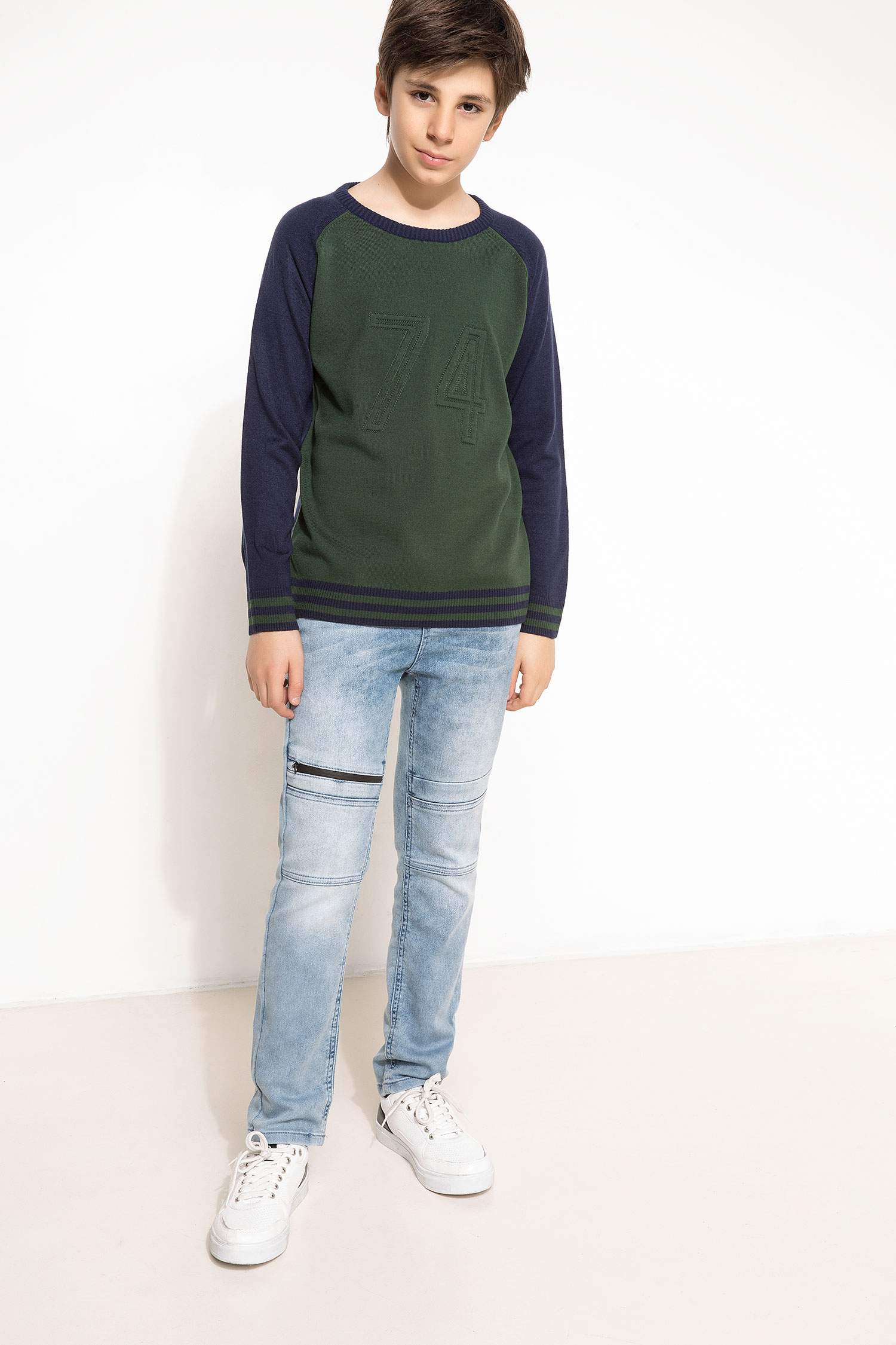 Defacto Dirsekleri Baskı Detaylı Kazak. 2 Defacto Dirsekleri Baskı Detaylı Kazak. 2