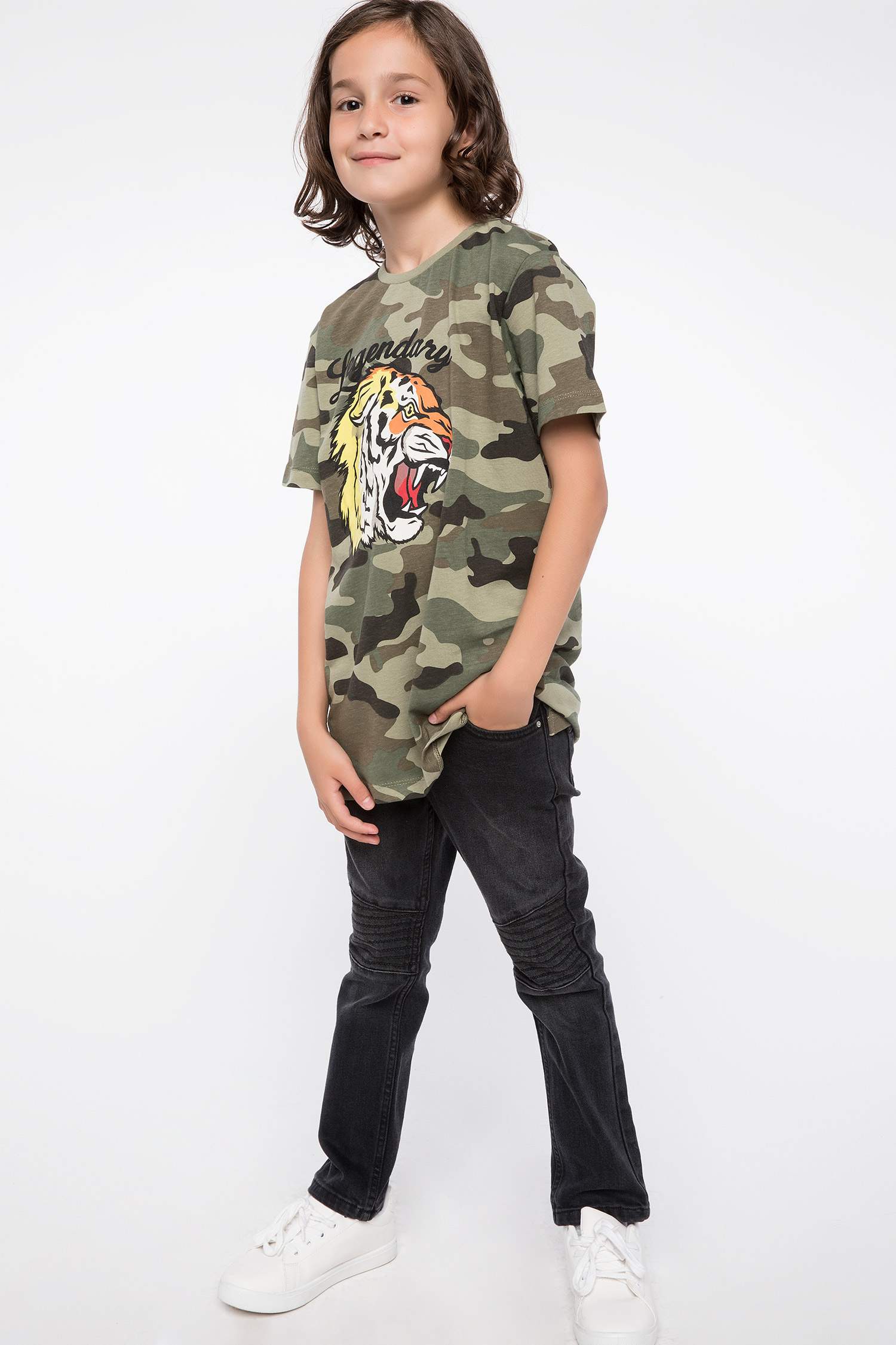 Defacto Genç Erkek Long Fit T-shirt. 2 Defacto Genç Erkek Long Fit T-shirt. 2