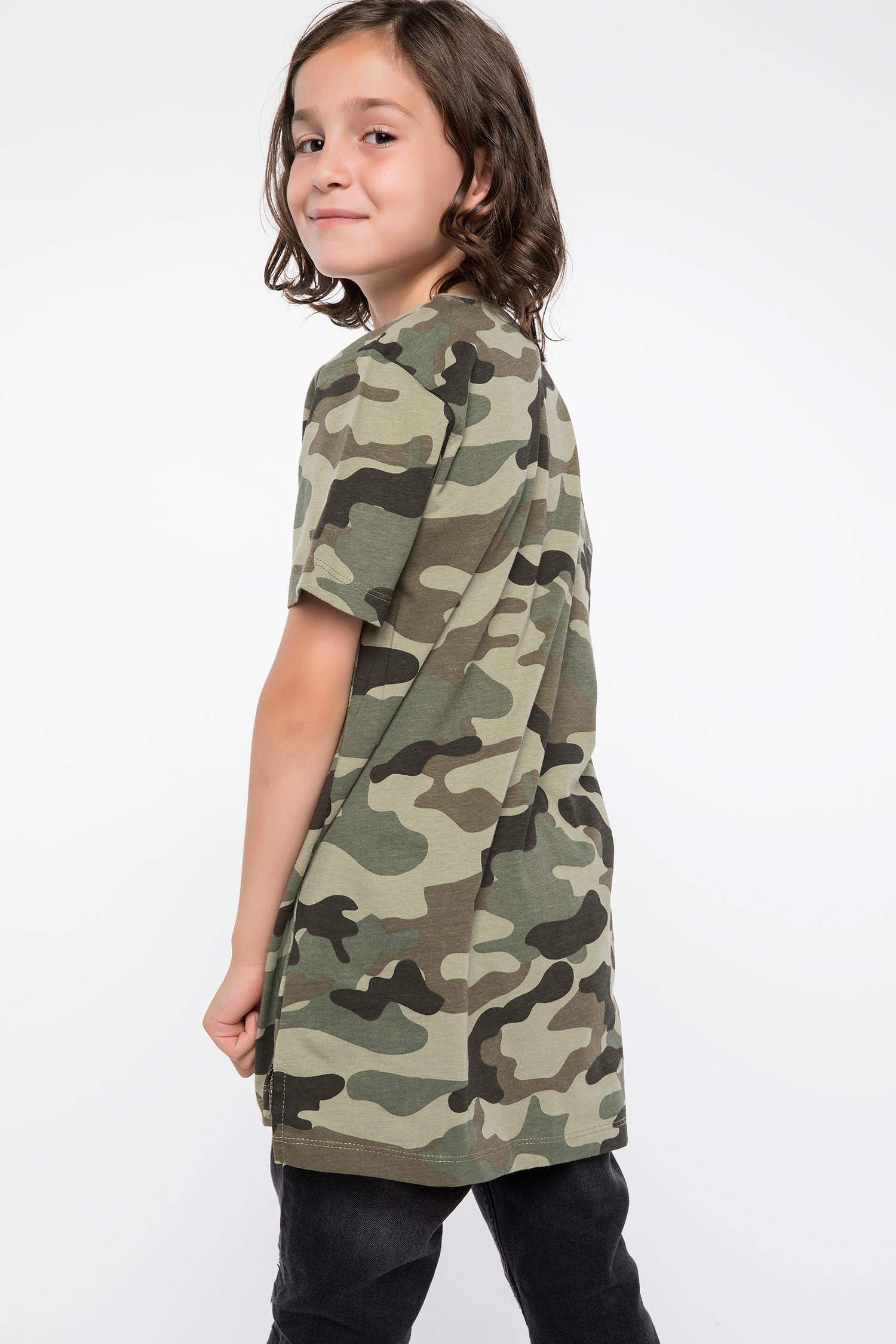 Defacto Genç Erkek Long Fit T-shirt. 3 Defacto Genç Erkek Long Fit T-shirt. 3