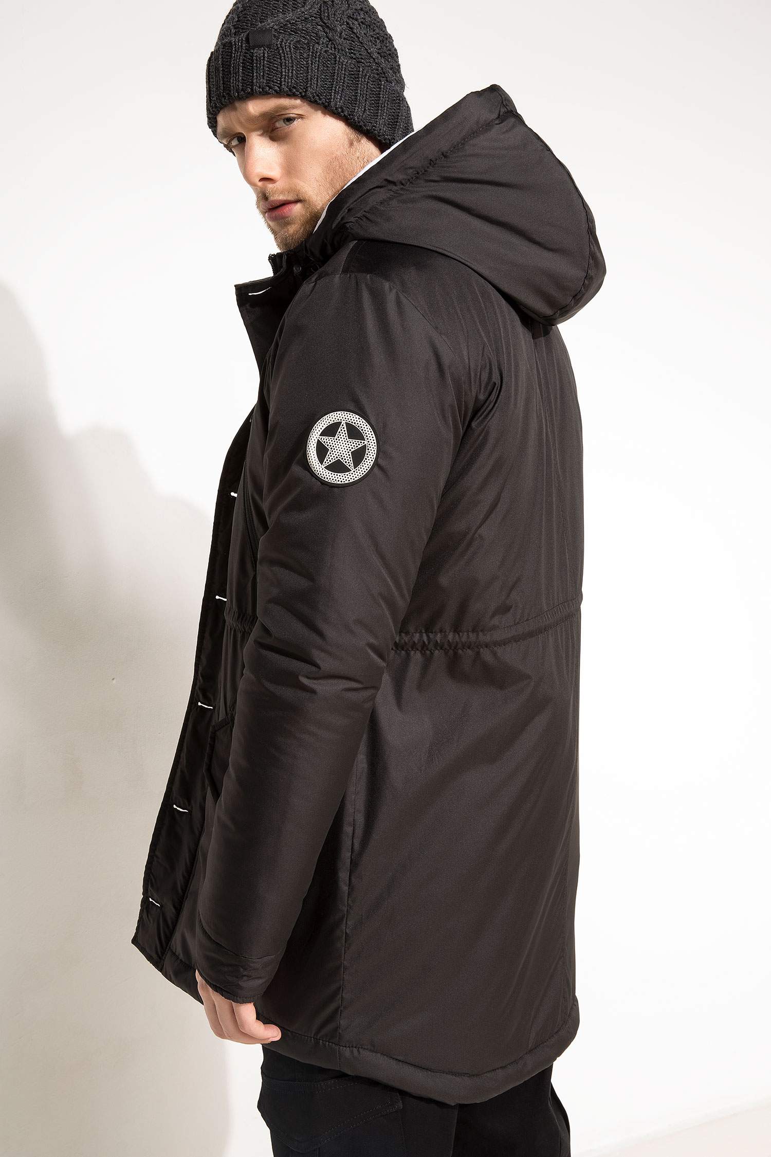 Defacto Kapüşonlu Parka. 3 Defacto Kapüşonlu Parka. 3