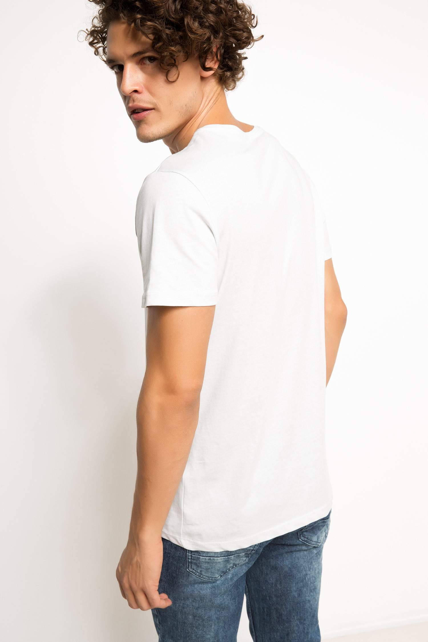Defacto Kısa Kollu Basic T-shirt. 3 Defacto Kısa Kollu Basic T-shirt. 3
