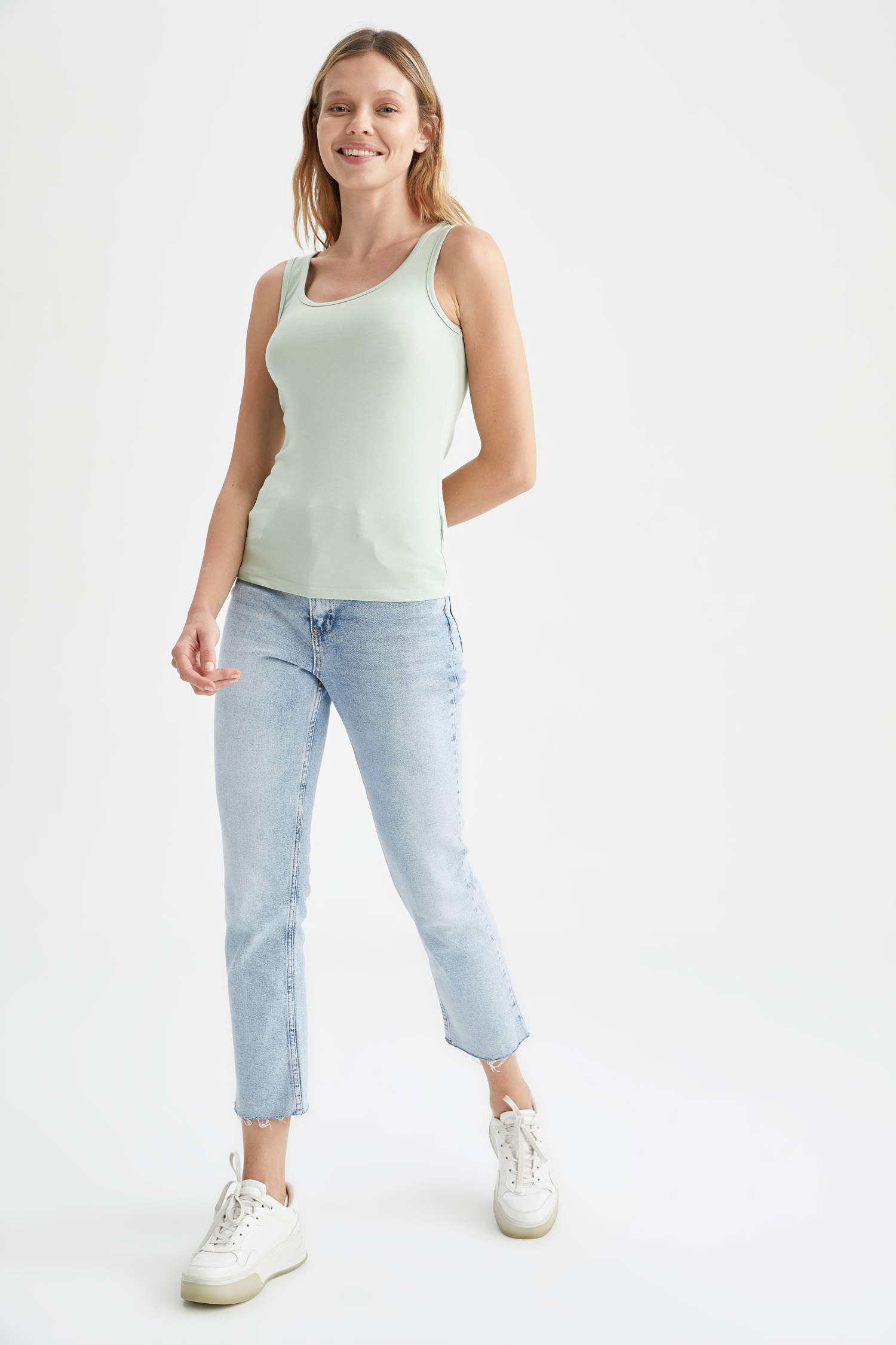 Askılı Basic Slim Fit Atlet