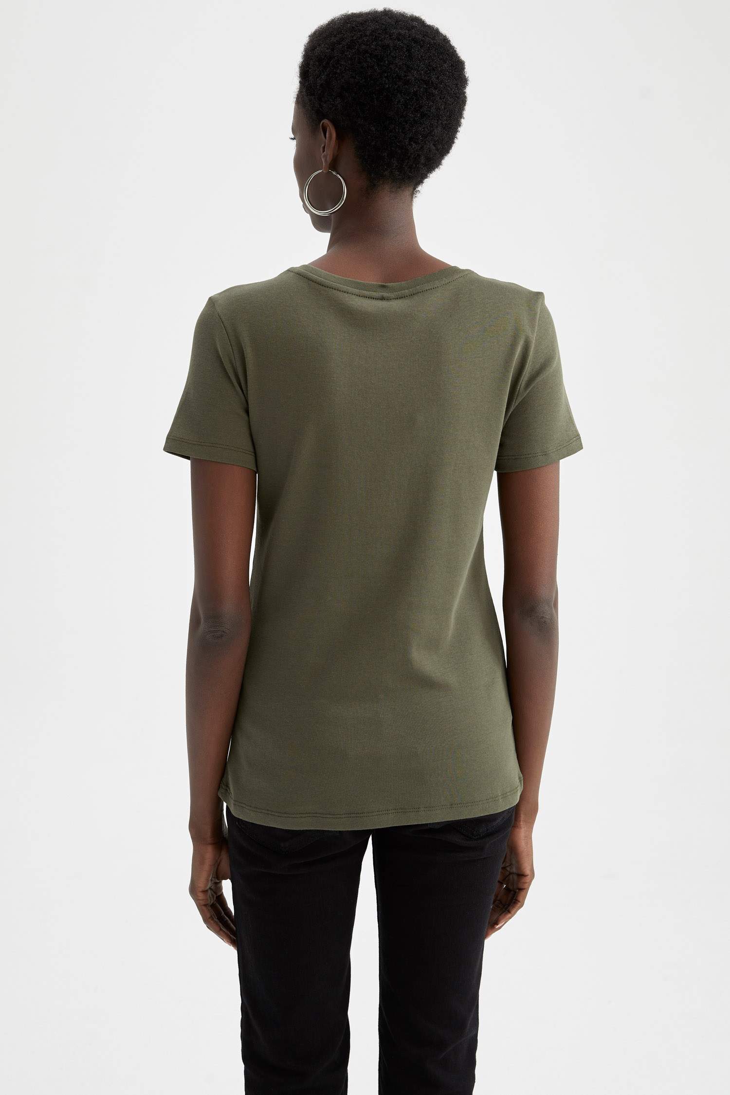 Slim Fit V Yaka Basic Kısa Kollu Tişört