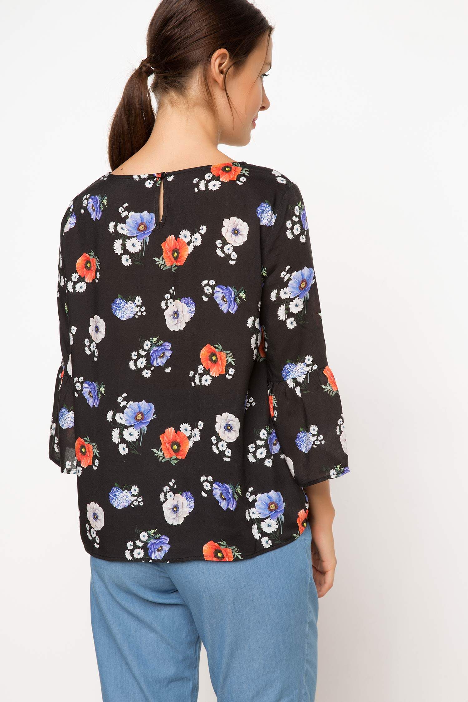 Defacto Desenli Kolları Volanlı Bluz. 3 Defacto Desenli Kolları Volanlı Bluz. 3