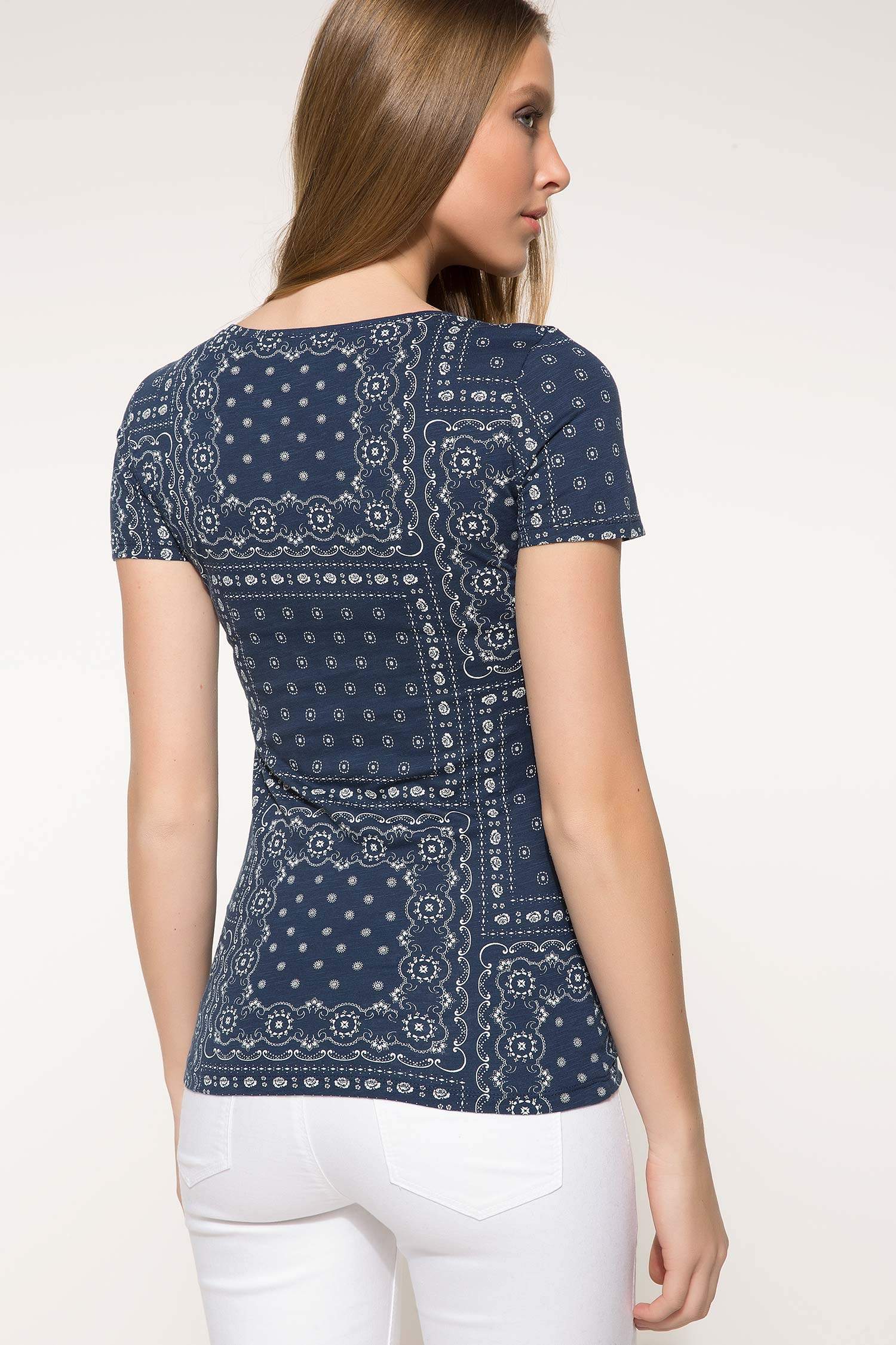 Defacto Basic V Yaka Body. 4 Defacto Basic V Yaka Body. 4