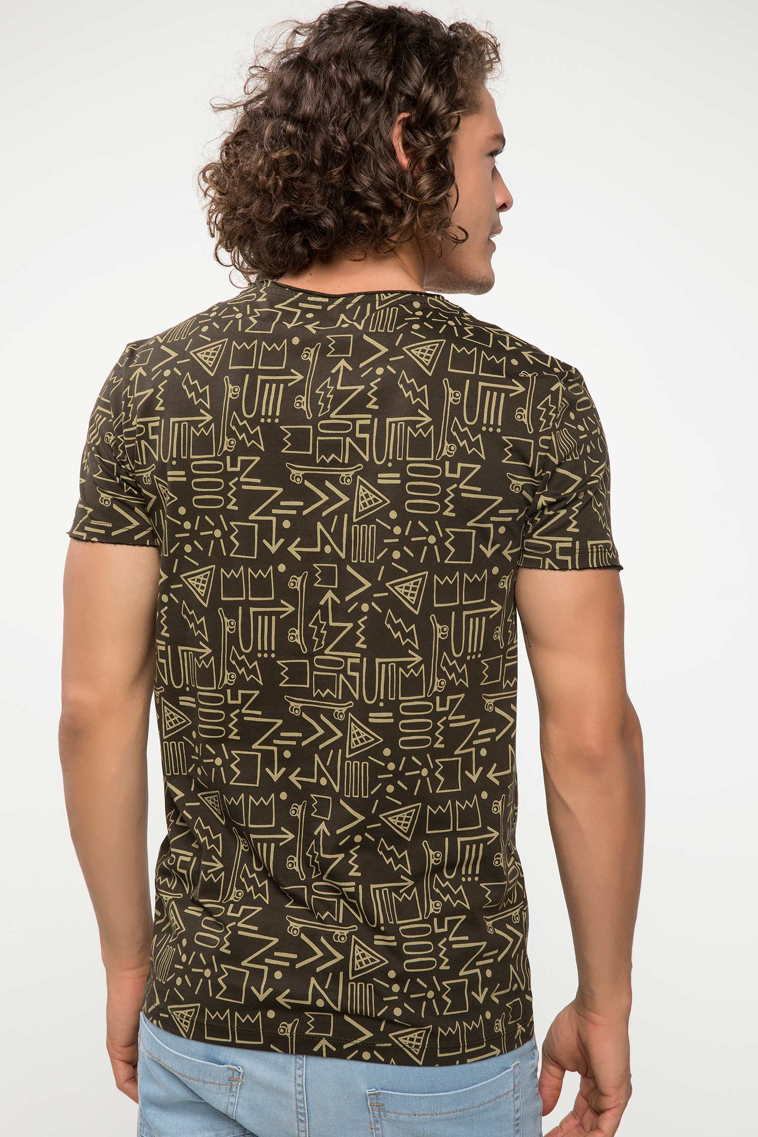 Defacto Desenli Extra Slim Fit T-shirt. 3 Defacto Desenli Extra Slim Fit T-shirt. 3