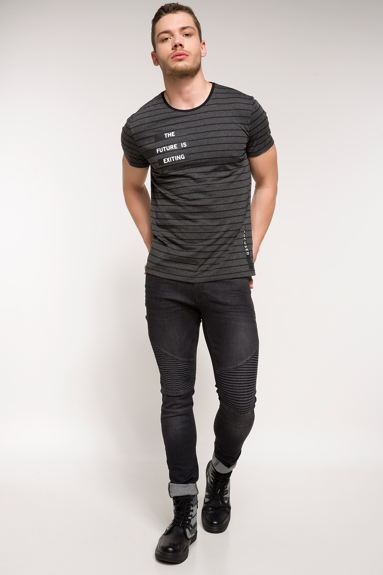 Defacto Slogan Baskılı T-shirt. 2 Defacto Slogan Baskılı T-shirt. 2