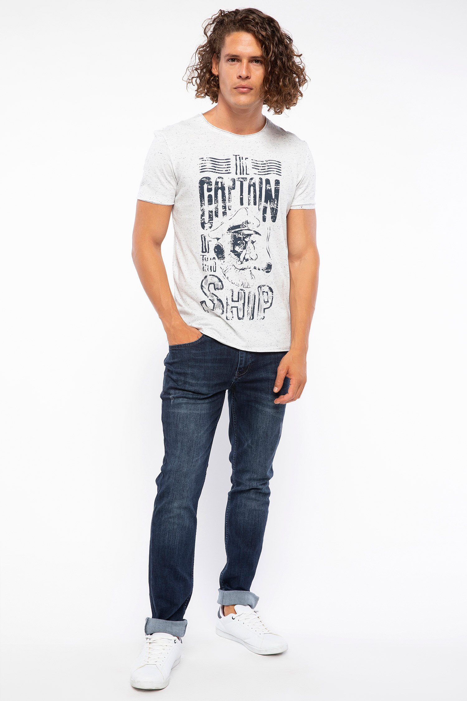 Defacto Baskılı Extra Slim Fit T-shirt. 2 Defacto Baskılı Extra Slim Fit T-shirt. 2