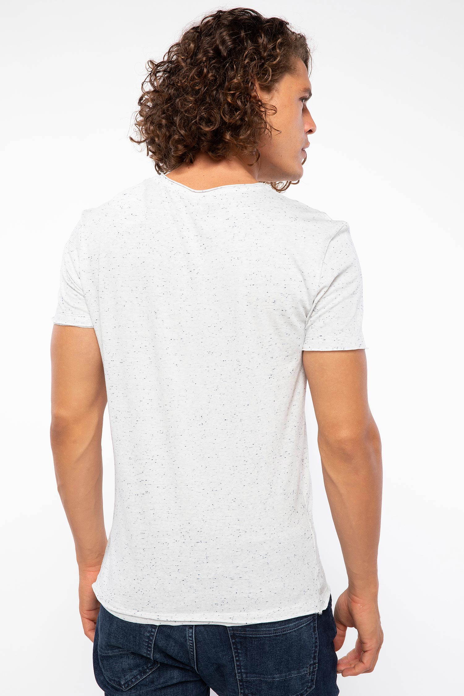 Defacto Baskılı Extra Slim Fit T-shirt. 4 Defacto Baskılı Extra Slim Fit T-shirt. 4
