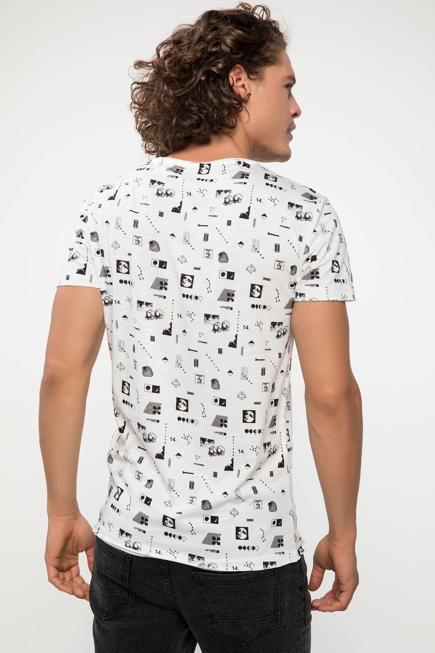 Defacto Baskılı Extra Slim Fit T-shirt. 3 Defacto Baskılı Extra Slim Fit T-shirt. 3