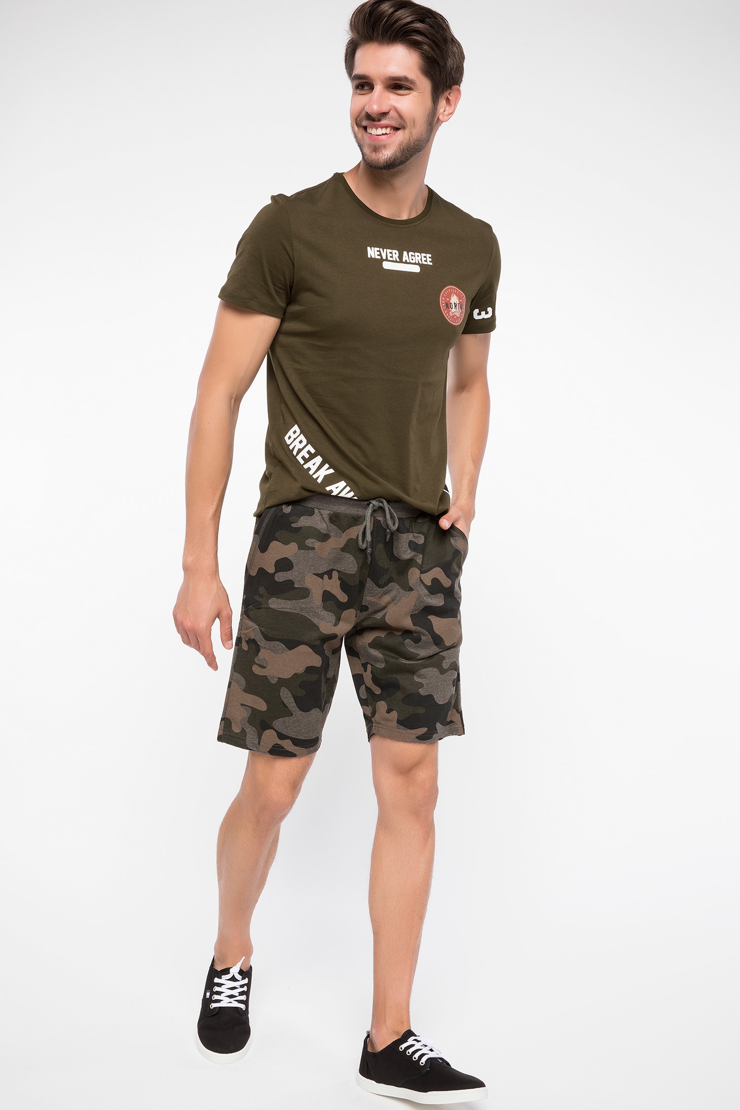 Defacto Baskılı T-shirt. 2 Defacto Baskılı T-shirt. 2