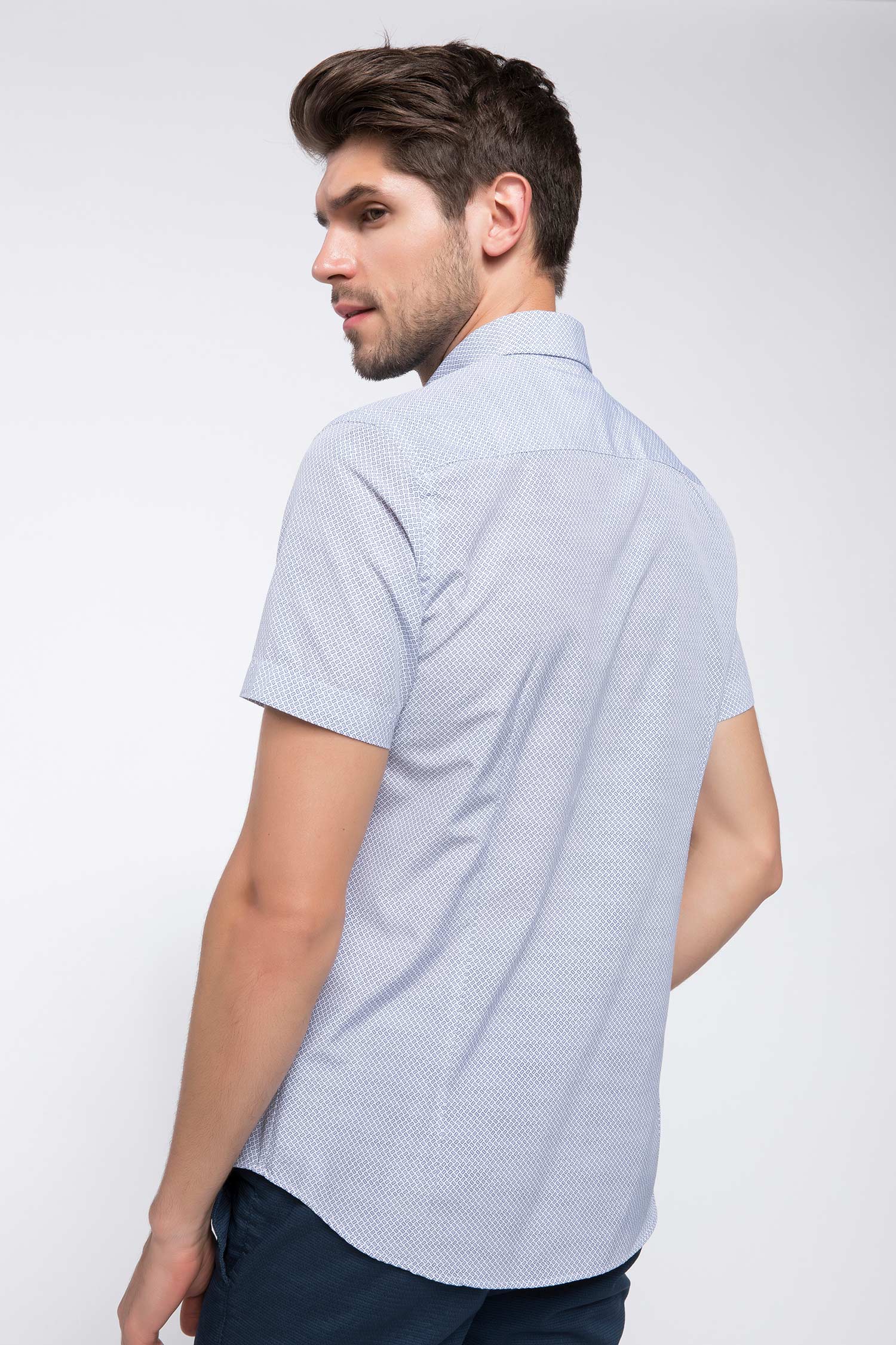 Defacto Minimal Baskılı Slim Fit Gömlek. 2 Defacto Minimal Baskılı Slim Fit Gömlek. 2