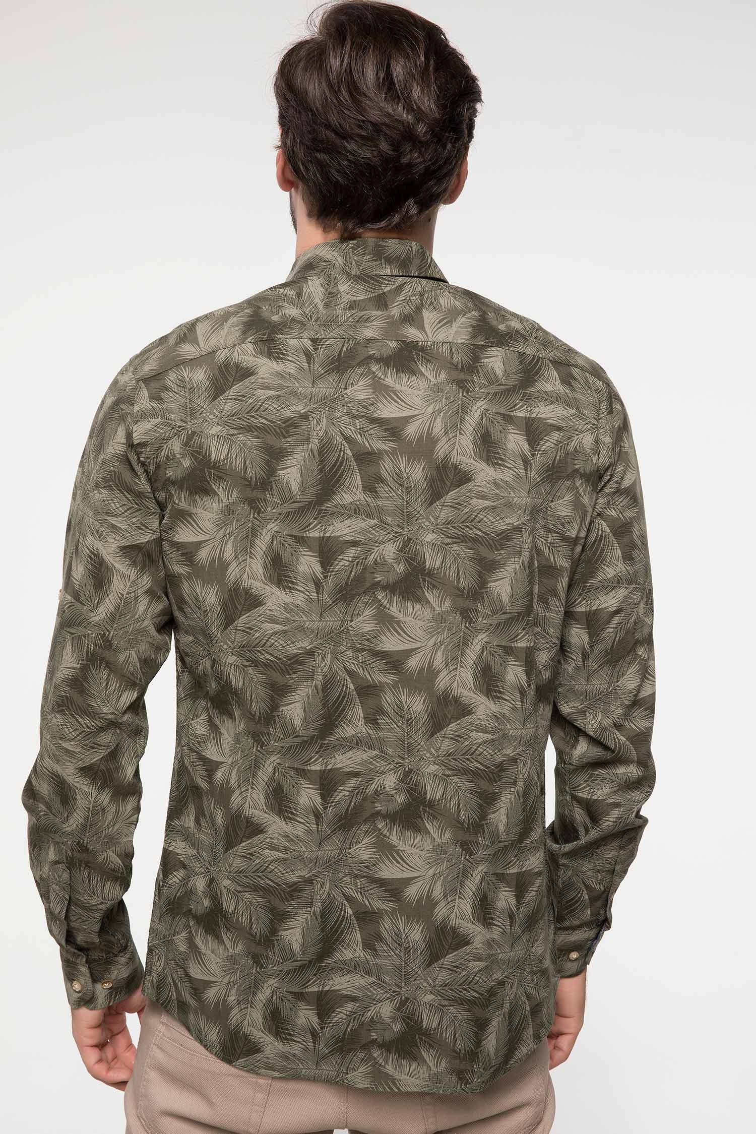 Defacto Katlanabilir Kol Detaylı Floral Desenli Slim Fit Gömlek. 3 Defacto Katlanabilir Kol Detaylı Floral Desenli Slim Fit Gömlek. 3