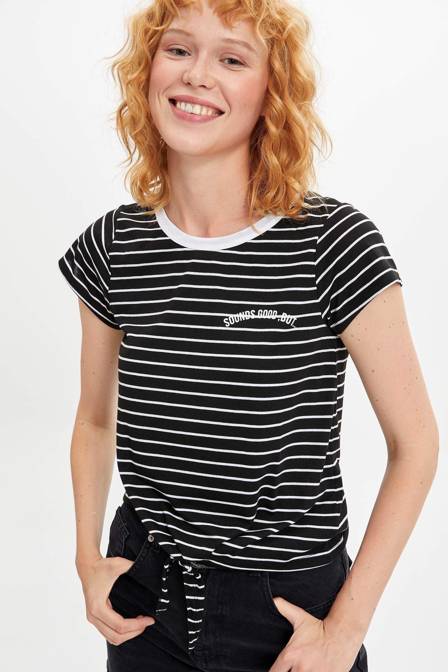 Defacto Kısa Kollu T-shirt. 3 Defacto Kısa Kollu T-shirt. 3