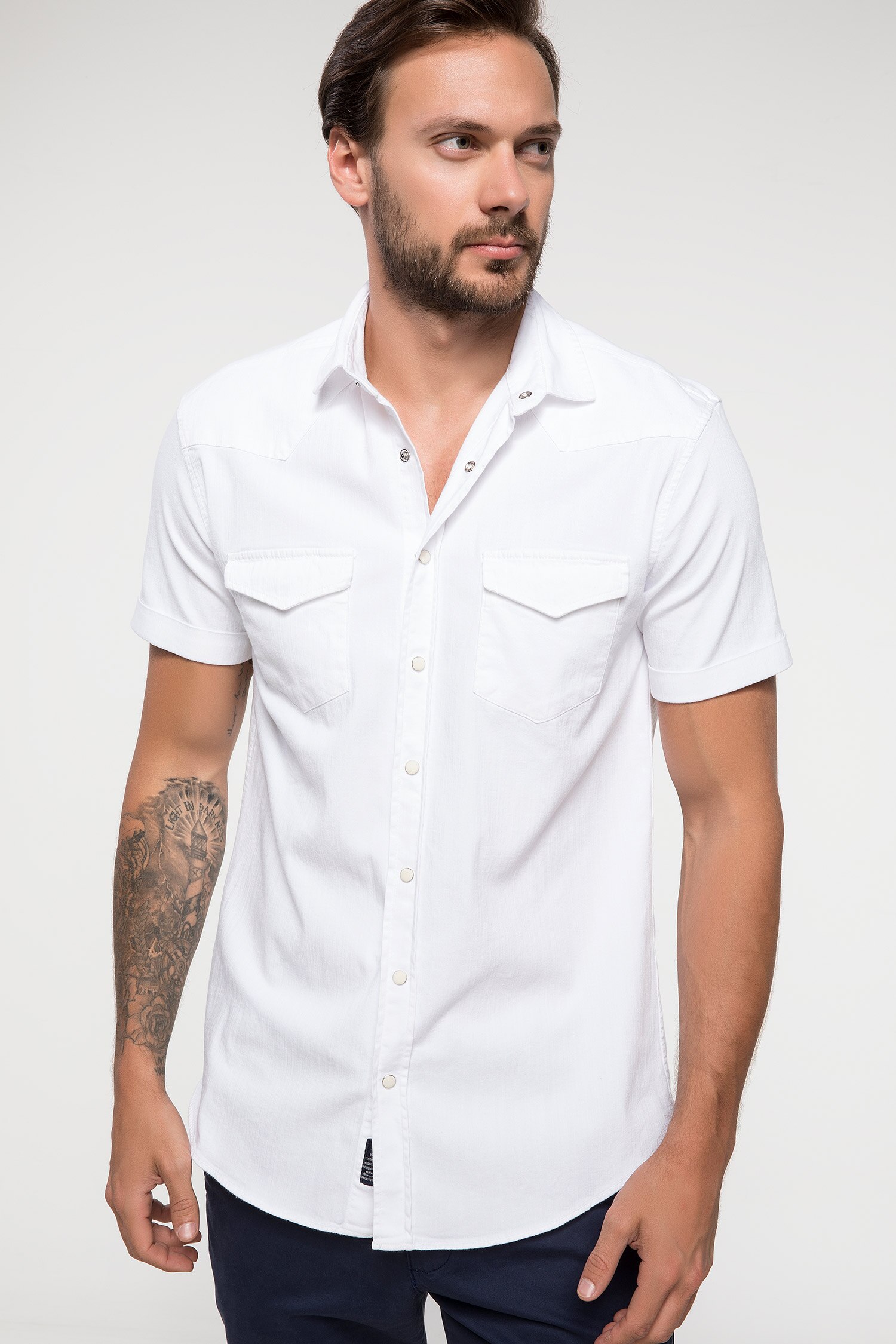 Defacto Cep Detaylı Slim Fit Gömlek. 5 Defacto Cep Detaylı Slim Fit Gömlek. 5