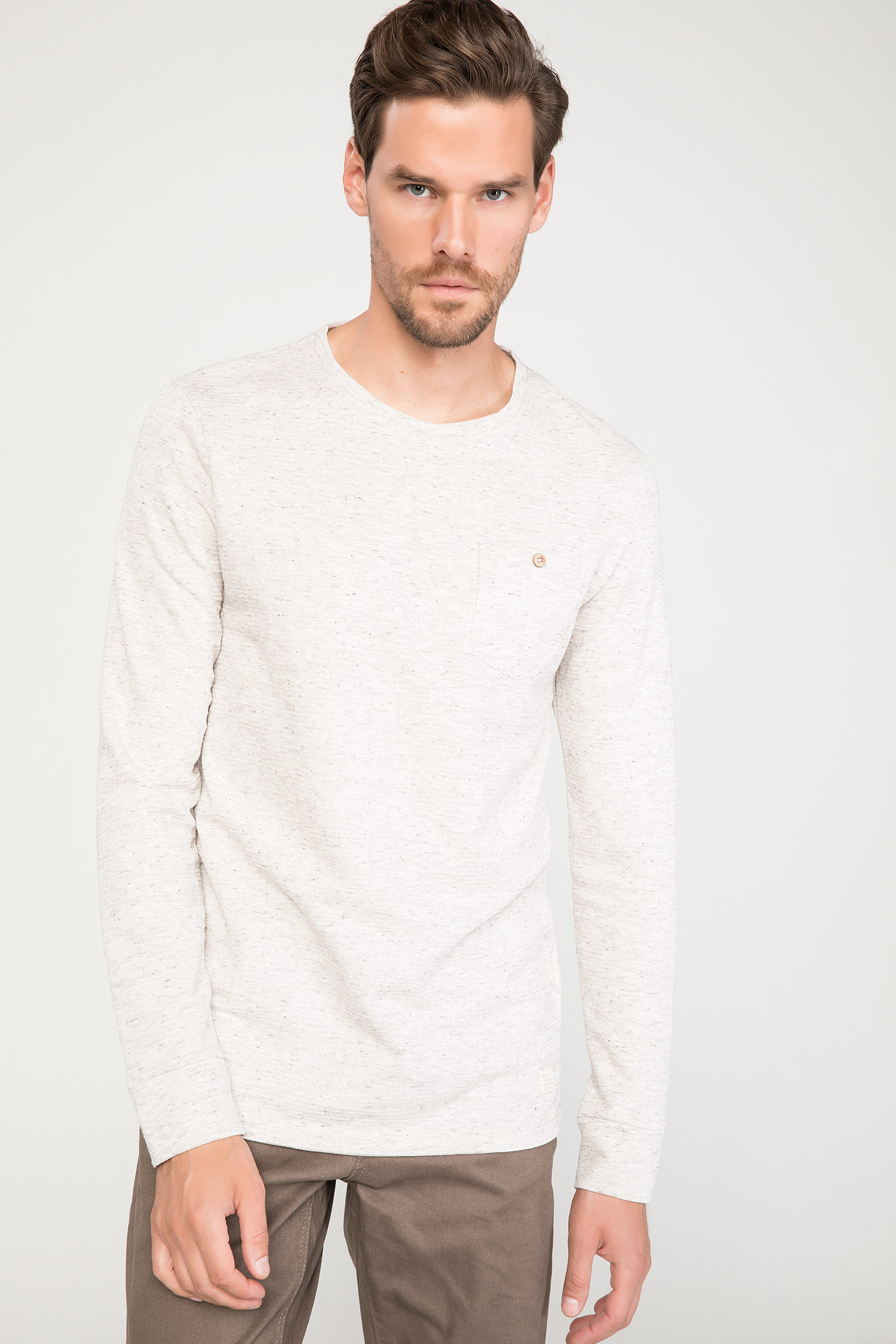 Defacto Uzun Kollu Slim Fit T-shirt. 3 Defacto Uzun Kollu Slim Fit T-shirt. 3