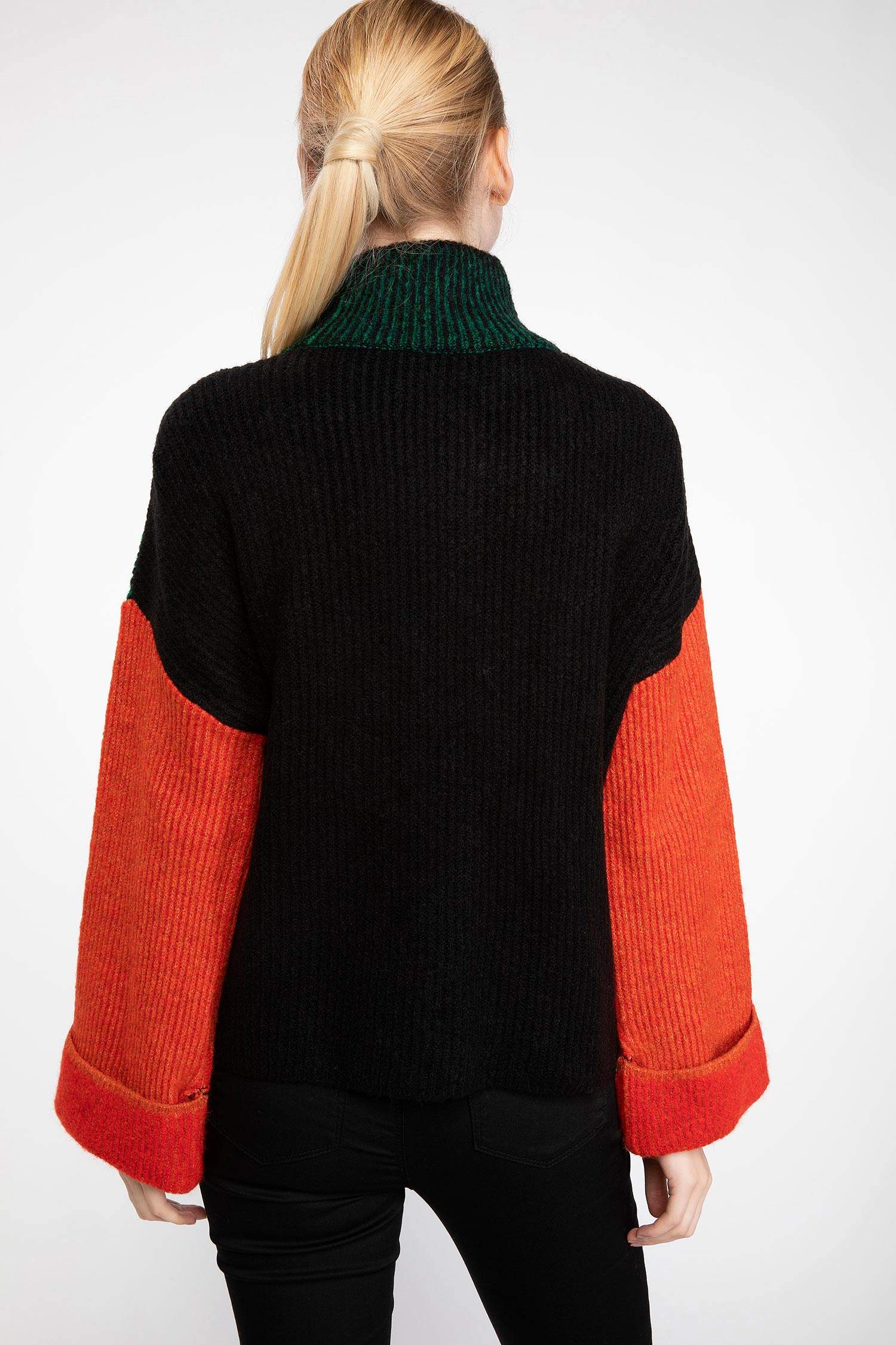 Defacto Balıkçı Yaka Desenli Triko Kazak. 4 Defacto Balıkçı Yaka Desenli Triko Kazak. 4