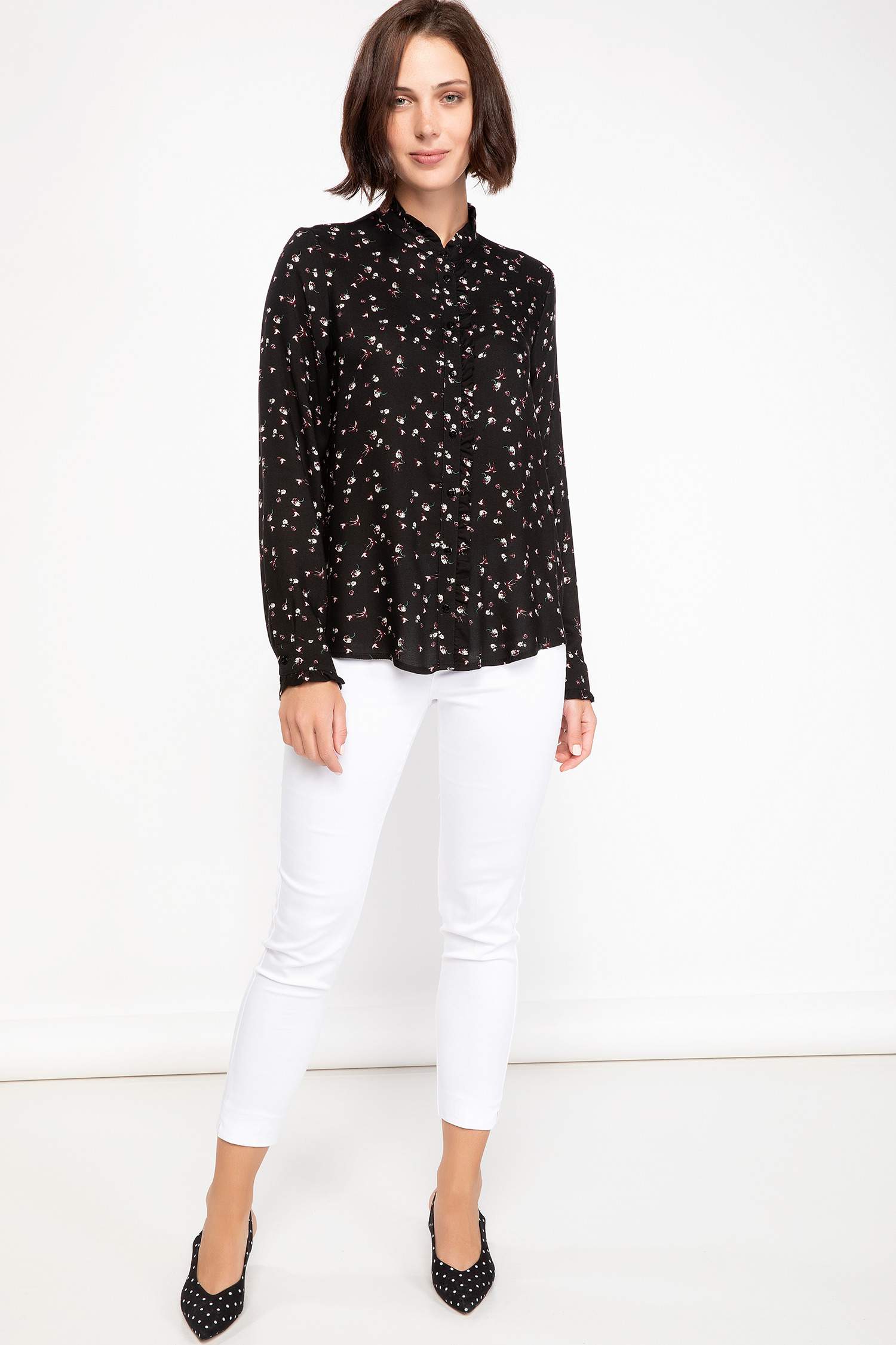 Defacto Fırfır Detaylı Hakim Yaka Çiçek Desenli Gömlek. 2 Defacto Fırfır Detaylı Hakim Yaka Çiçek Desenli Gömlek. 2