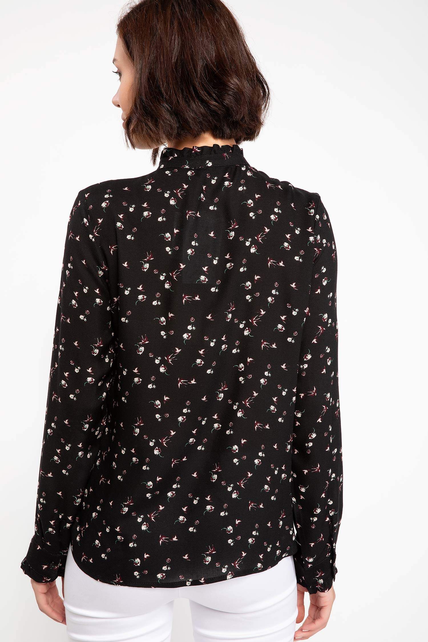 Defacto Fırfır Detaylı Hakim Yaka Çiçek Desenli Gömlek. 3 Defacto Fırfır Detaylı Hakim Yaka Çiçek Desenli Gömlek. 3