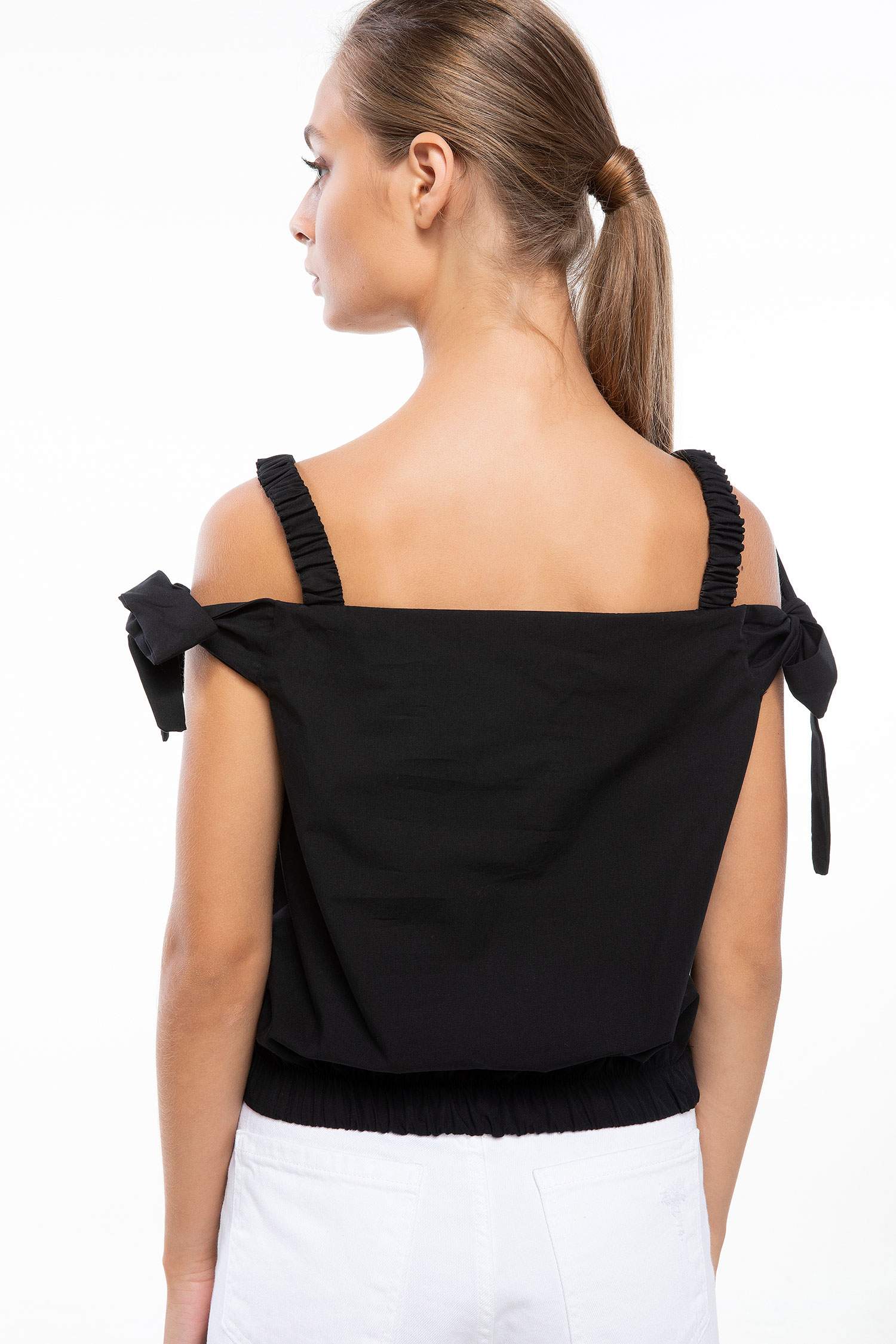 Defacto Kol Fiyonk Detaylı Askılı Bluz. 4 Defacto Kol Fiyonk Detaylı Askılı Bluz. 4