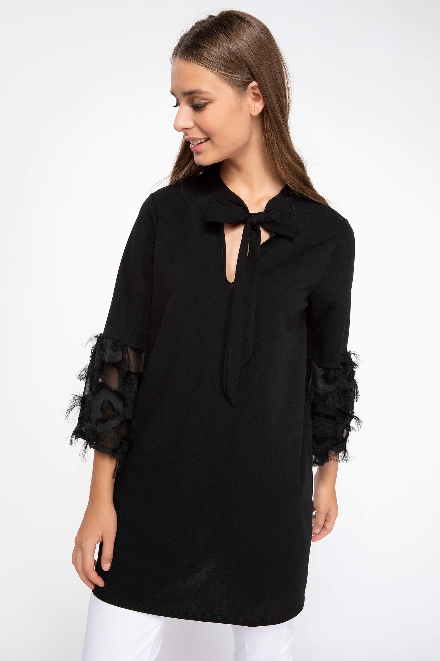 Defacto Kol Ucu Tüylü Tunik. 3 Defacto Kol Ucu Tüylü Tunik. 3