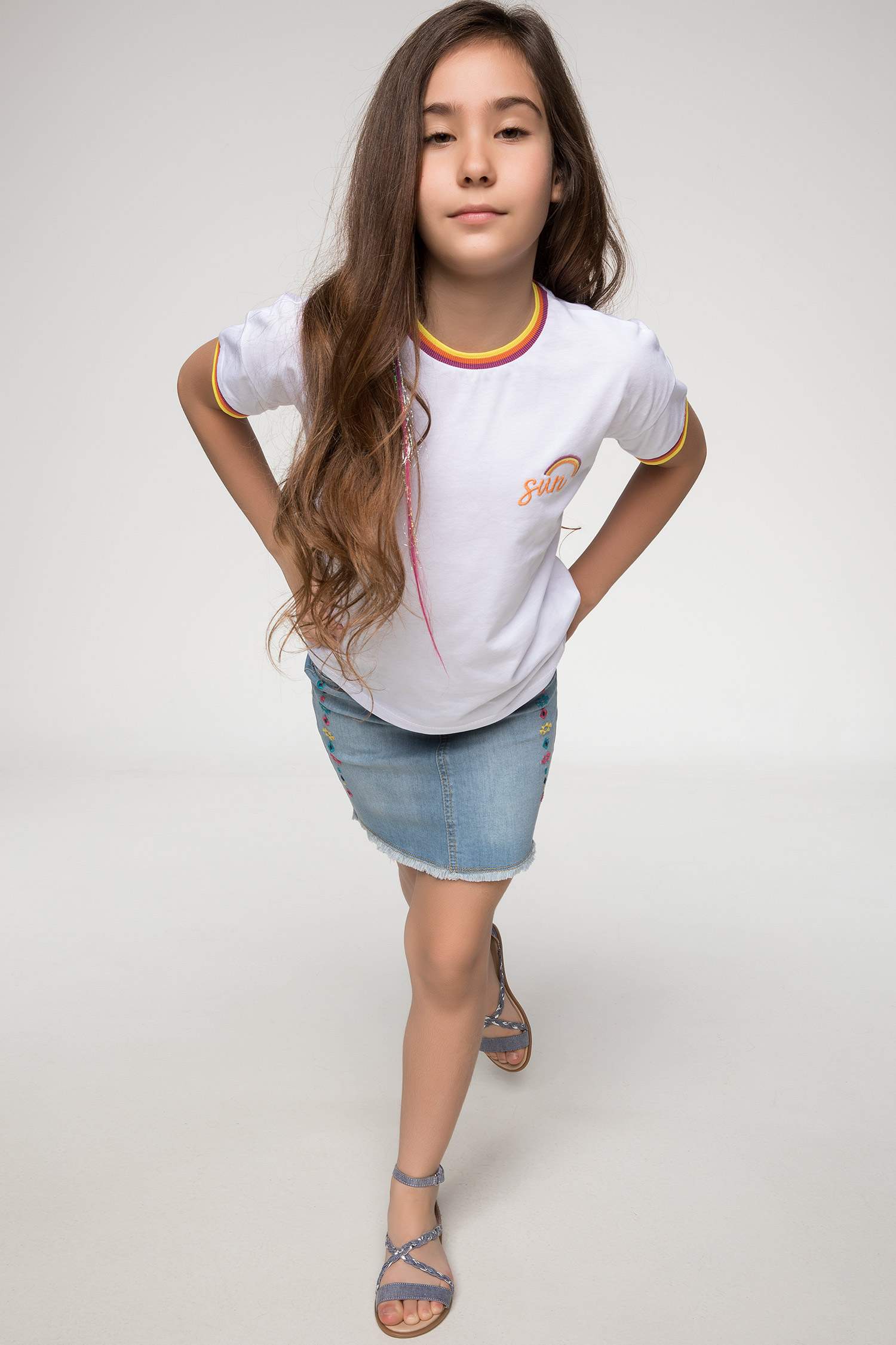 Defacto Şerit Detaylı Baskılı T-shirt. 2 Defacto Şerit Detaylı Baskılı T-shirt. 2