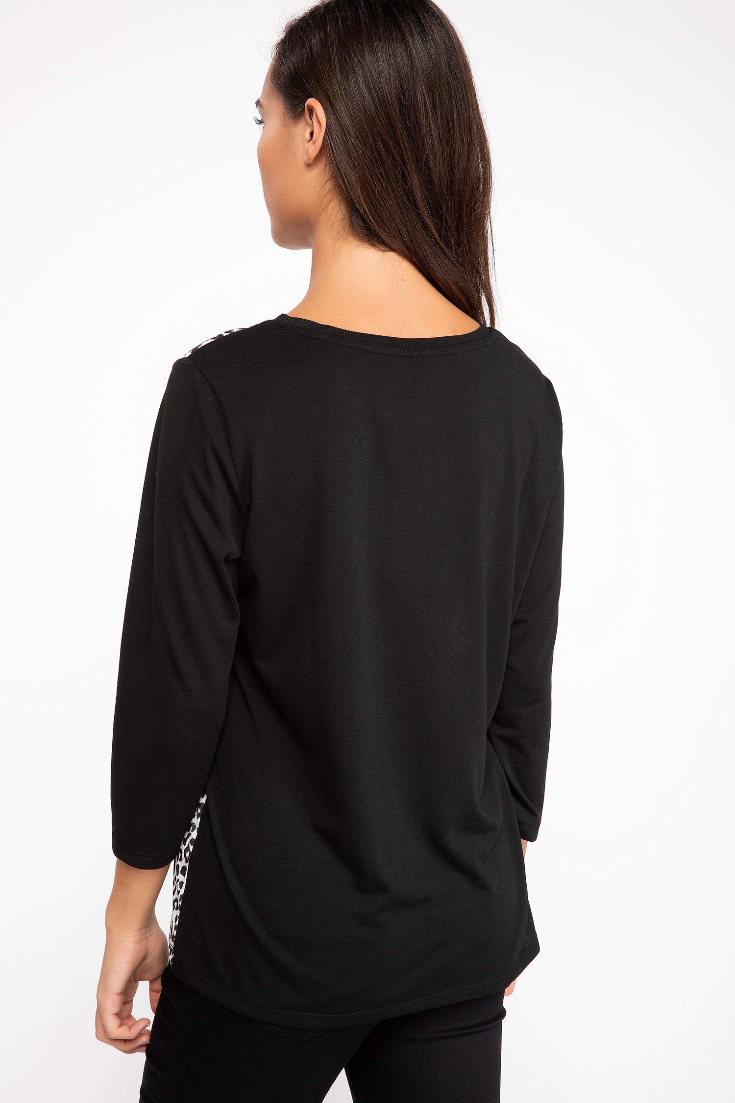Uzun Kollu Leopar Desenli T-shirt