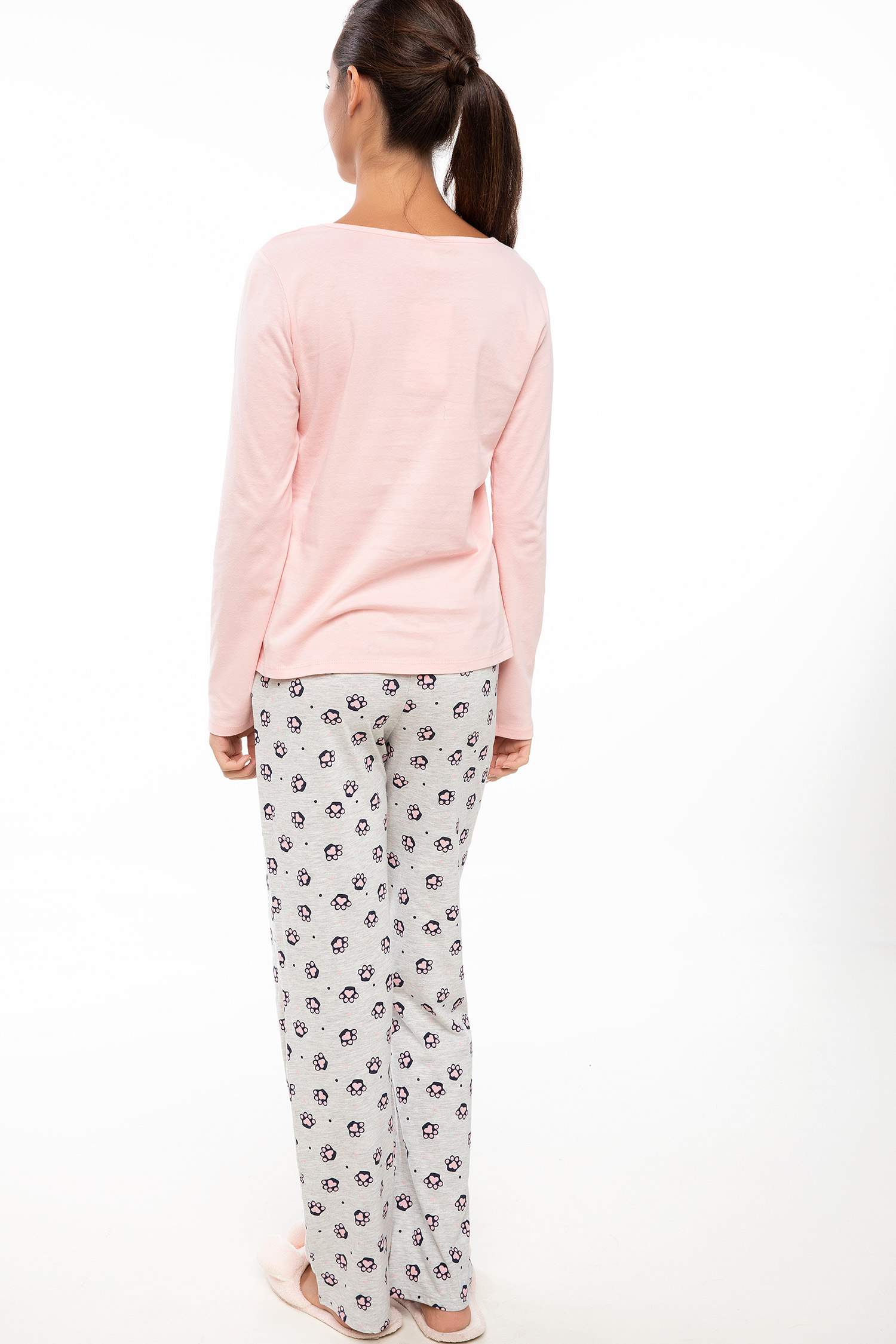 Defacto Baskılı Pijama Takımı. 2 Defacto Baskılı Pijama Takımı. 2