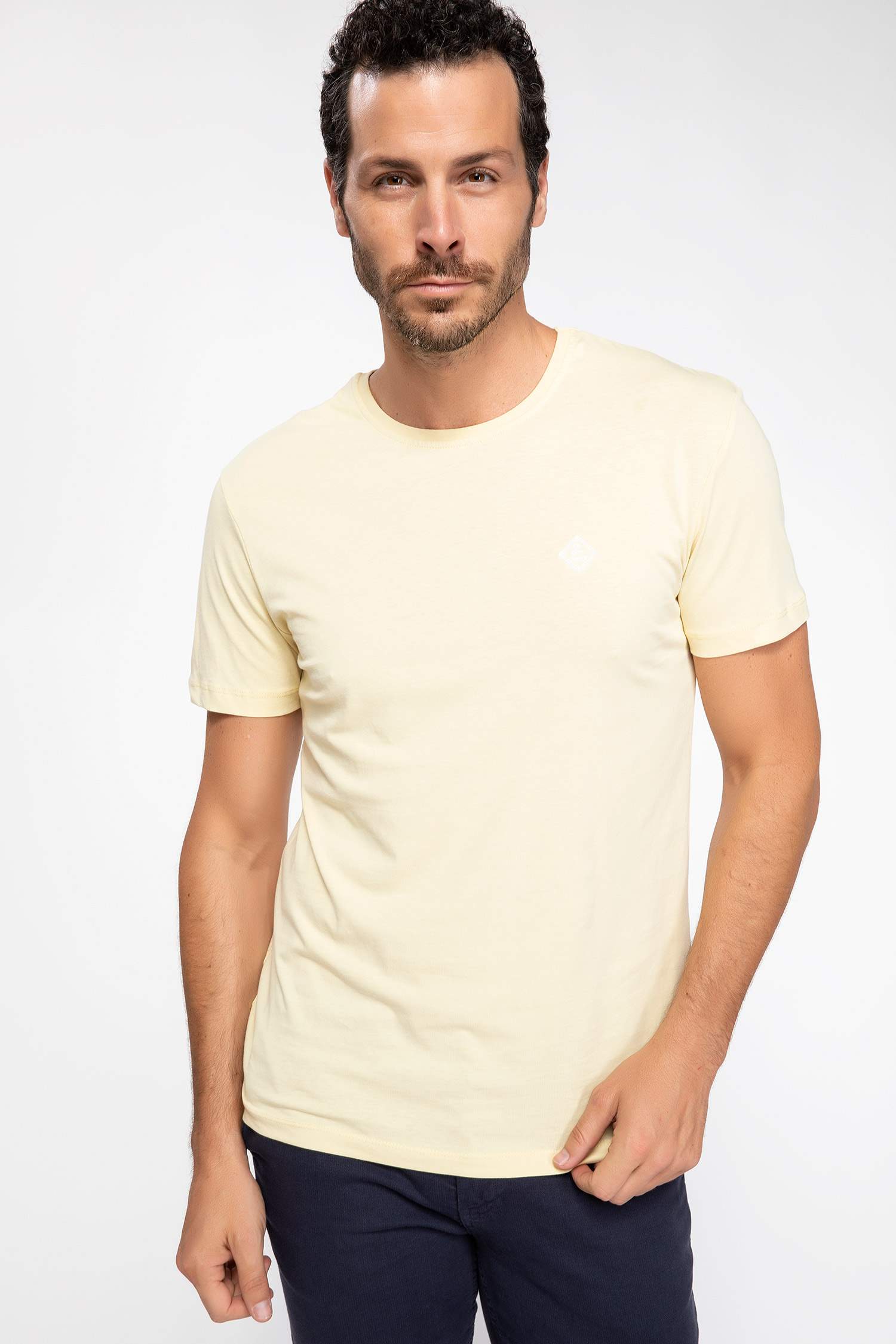 Defacto Regular Fit T-shirt. 3 Defacto Regular Fit T-shirt. 3