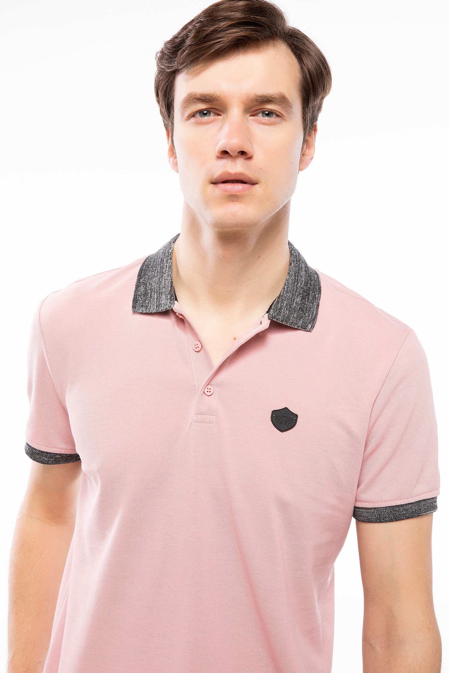 Defacto Yaka Detaylı Slim Fit Polo T-shirt. 3 Defacto Yaka Detaylı Slim Fit Polo T-shirt. 3