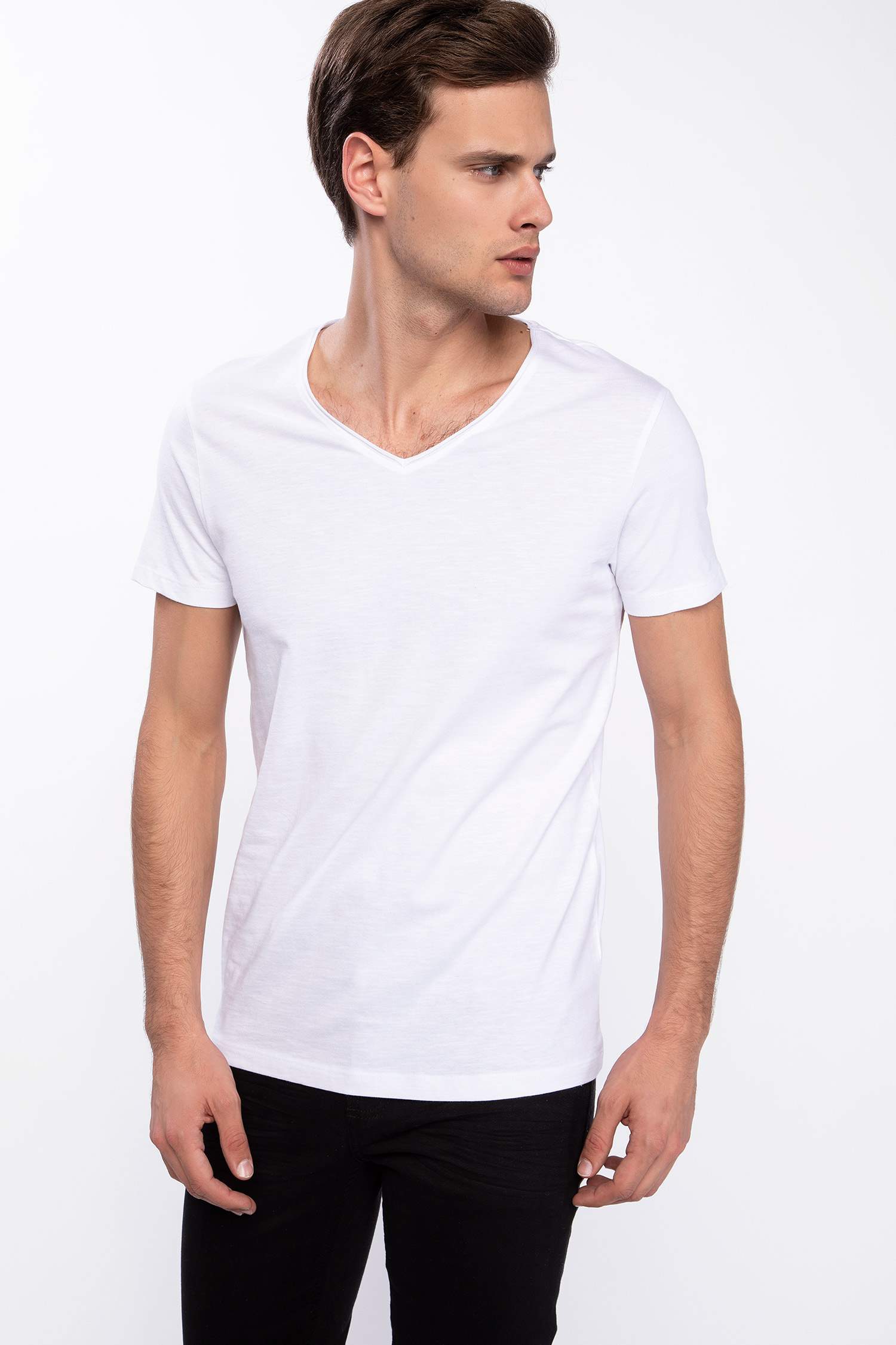 V Yaka Slim Fit Basic Pamuklu Tişört