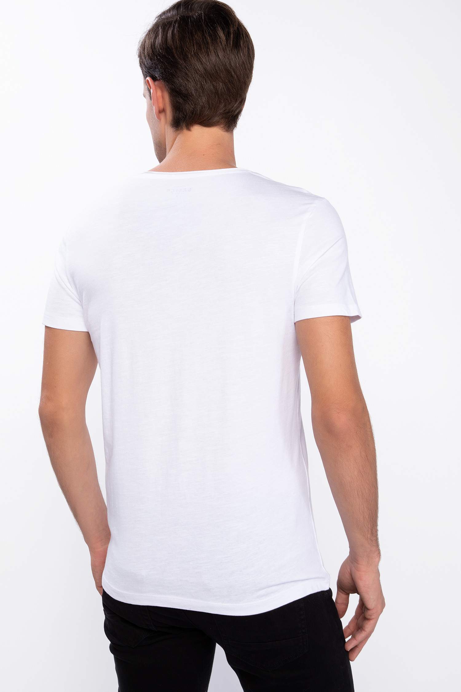 V Yaka Slim Fit Basic Pamuklu Tişört