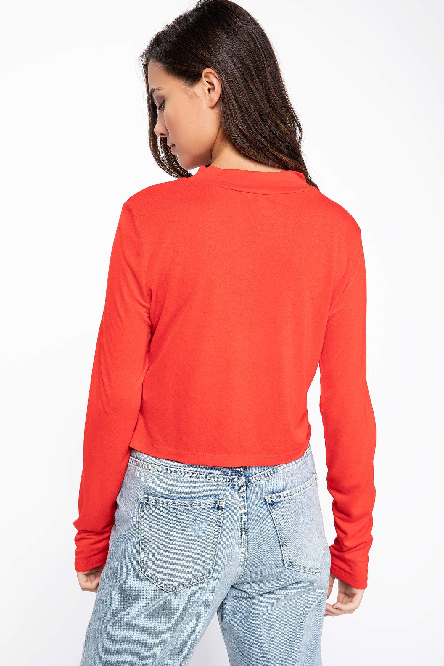 Defacto Büzgü Detaylı Uzun Kollu T-shirt. 4 Defacto Büzgü Detaylı Uzun Kollu T-shirt. 4