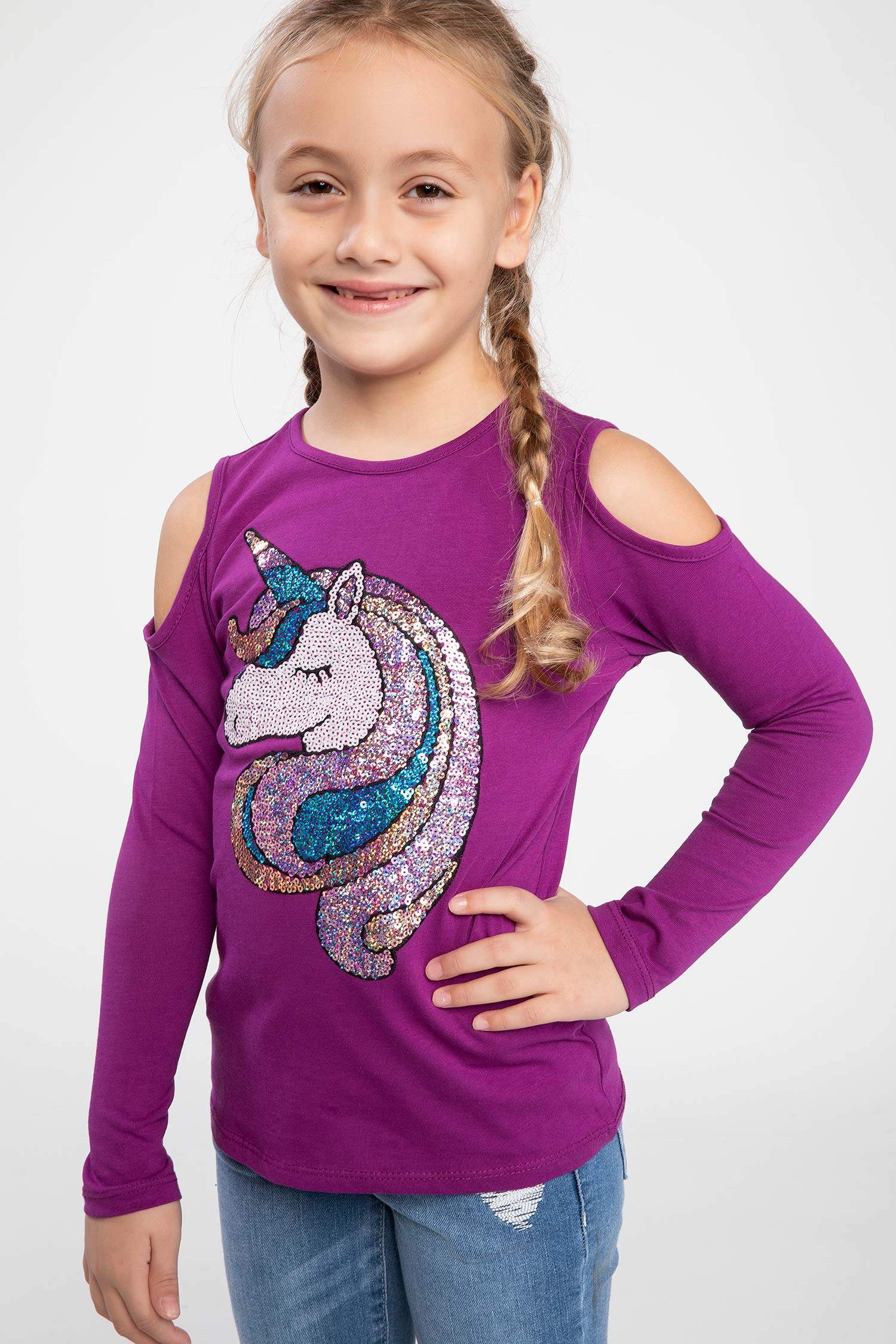 Defacto Payet Unicorn Baskılı Omuz Dekolteli Uzun Kollu T-shirt. 1 Defacto Payet Unicorn Baskılı Omuz Dekolteli Uzun Kollu T-shirt. 1