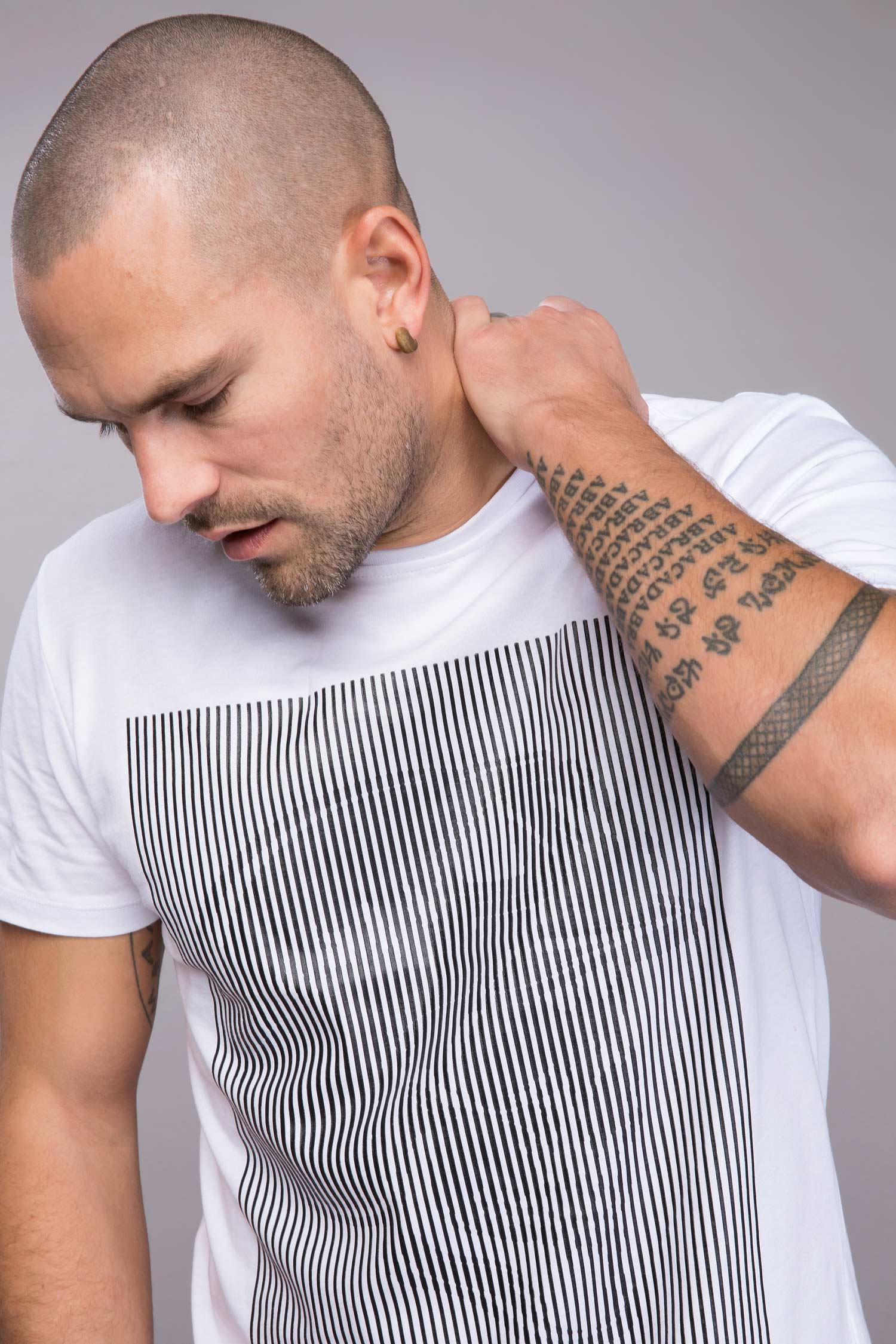 Defacto Baskılı Slim Fit T-shirt. 3 Defacto Baskılı Slim Fit T-shirt. 3
