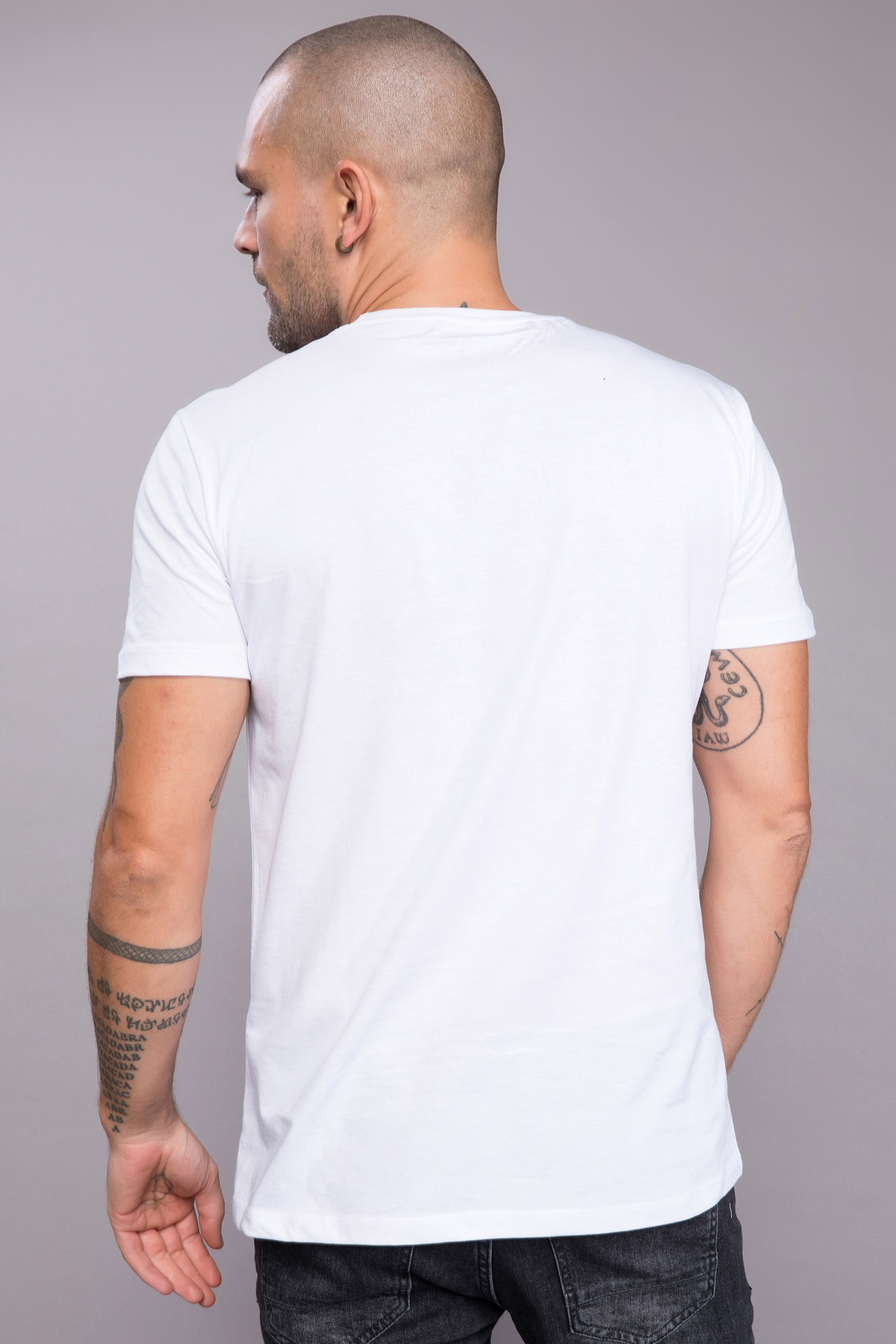 Defacto Baskılı Slim Fit T-shirt. 4 Defacto Baskılı Slim Fit T-shirt. 4